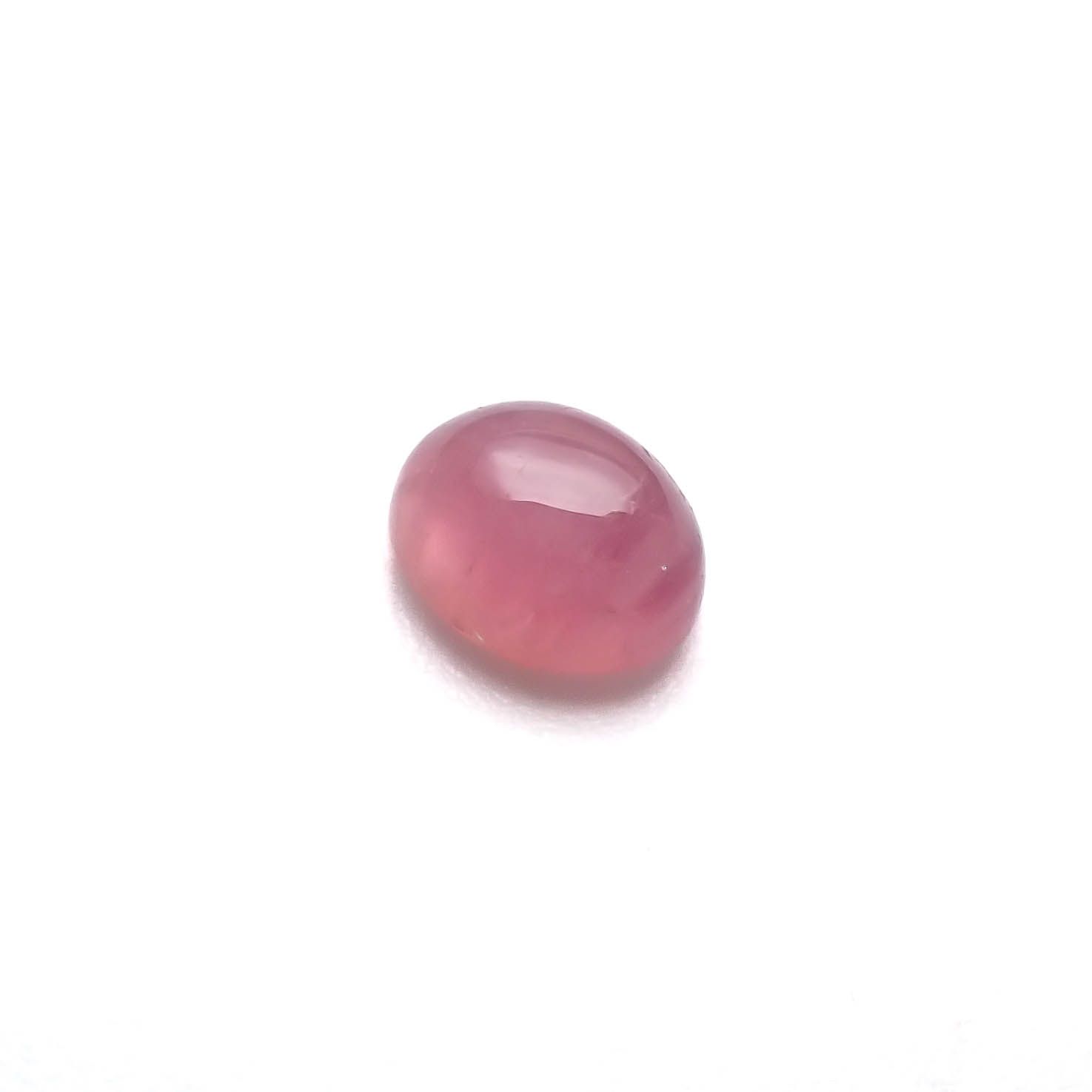 ペツォッタイトキャッツアイ（ラズベリル）(宝石名ペツォッタイト・キャッツアイ)マダガスカル産 0.566ct ソ付(彩珠)[240125875]5.3x4.1mm前後