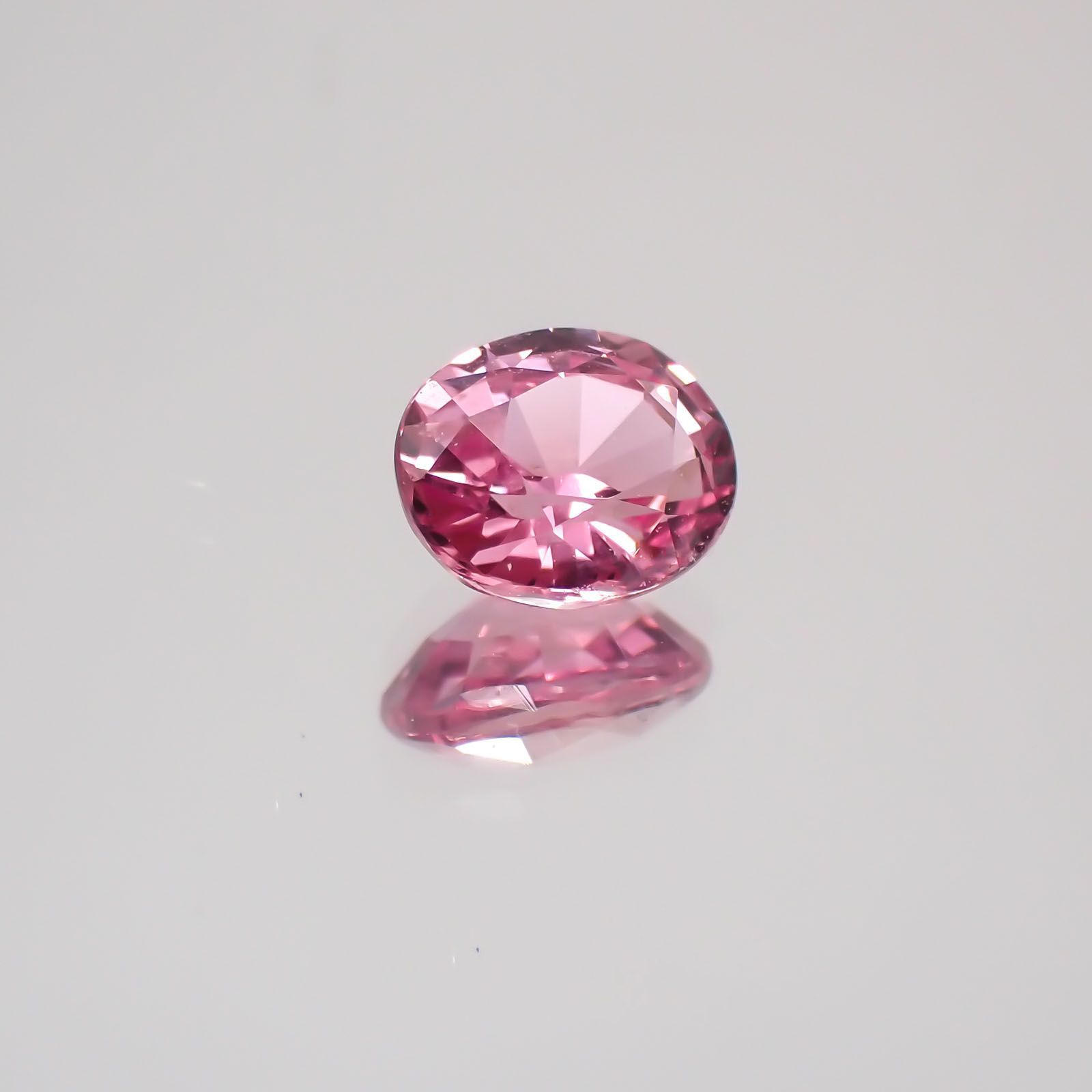 パパラチャサファイア  鑑別書付き スリランカ産 ルース 0.649ct[21029432]5.4×4.5mm前後