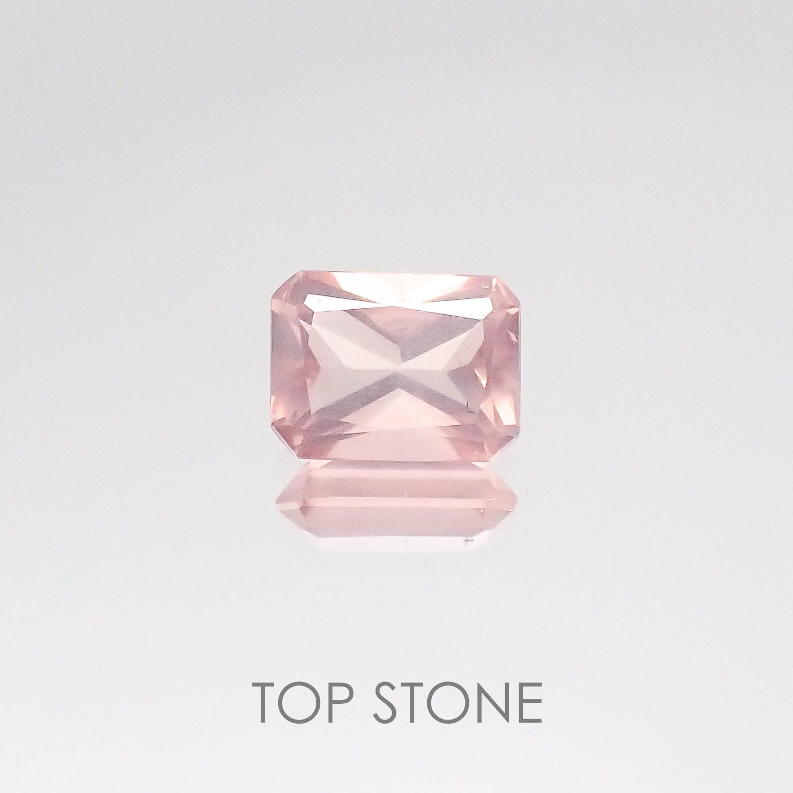 ディープローズクォーツ モザンビーク産 ルース 0.51ct[20084621]5.7×4.2mm前後