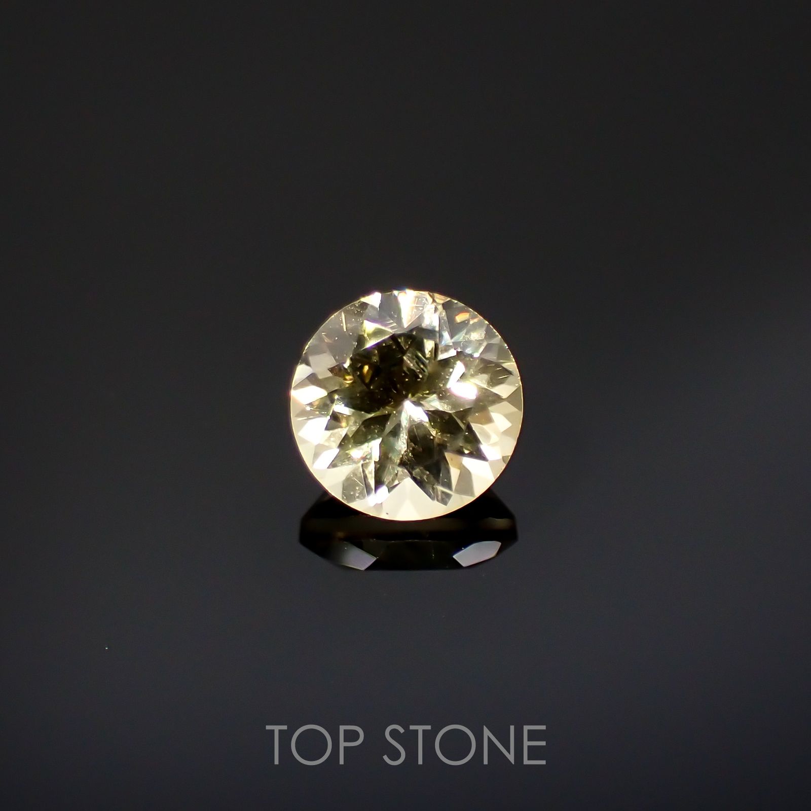 イエローベリル(宝石名イエロー・ベリル)ブラジル産 0.88ct 識別済[220515857]6x6mm前後