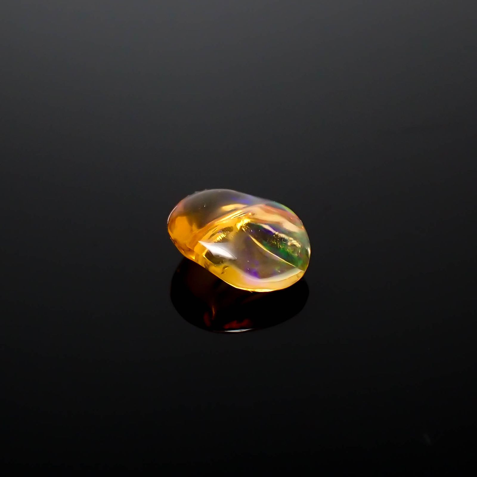 ファイヤーオパール 原石 メキシコ産 0.77ct [240125273]7.9x6.5mm前後