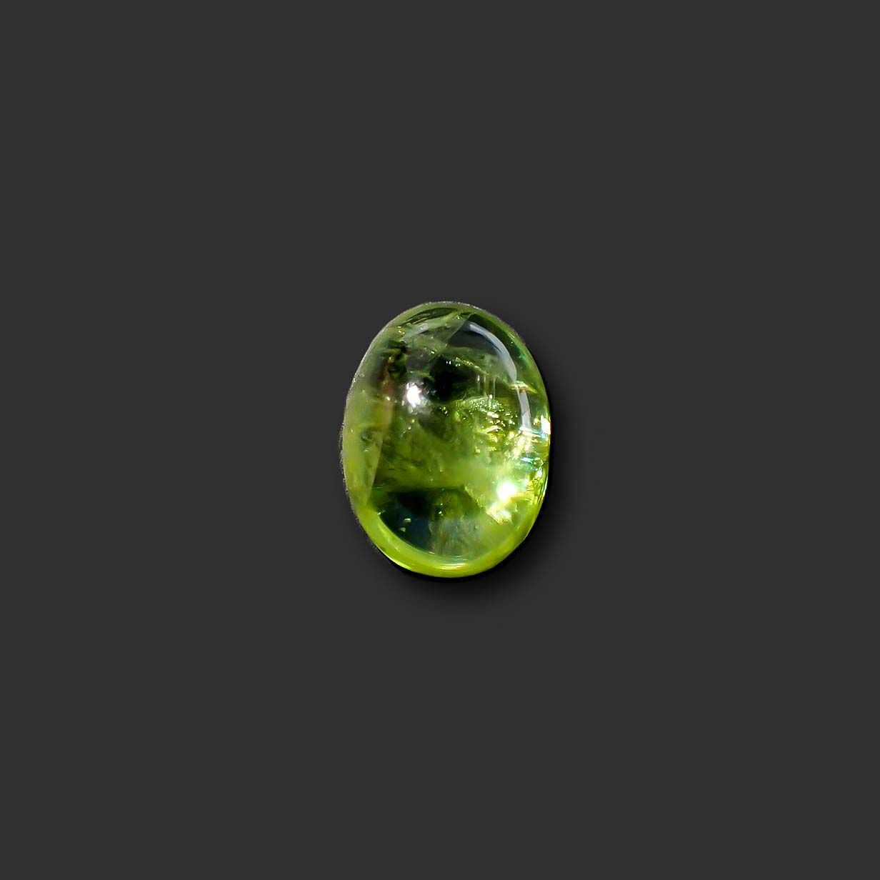 スフェーン マダガスカル産 3.38ct[230220629]9.8x7.4mm前後