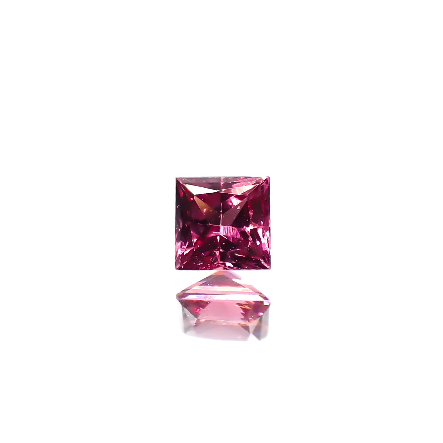 ◇プリンセスカット◇ホットピンクスピネル(宝石名ピンク・スピネル)タンザニア産 0.18ct 識別済[220817532]3x3mm前後 | TOP  STONE(トップストーン)