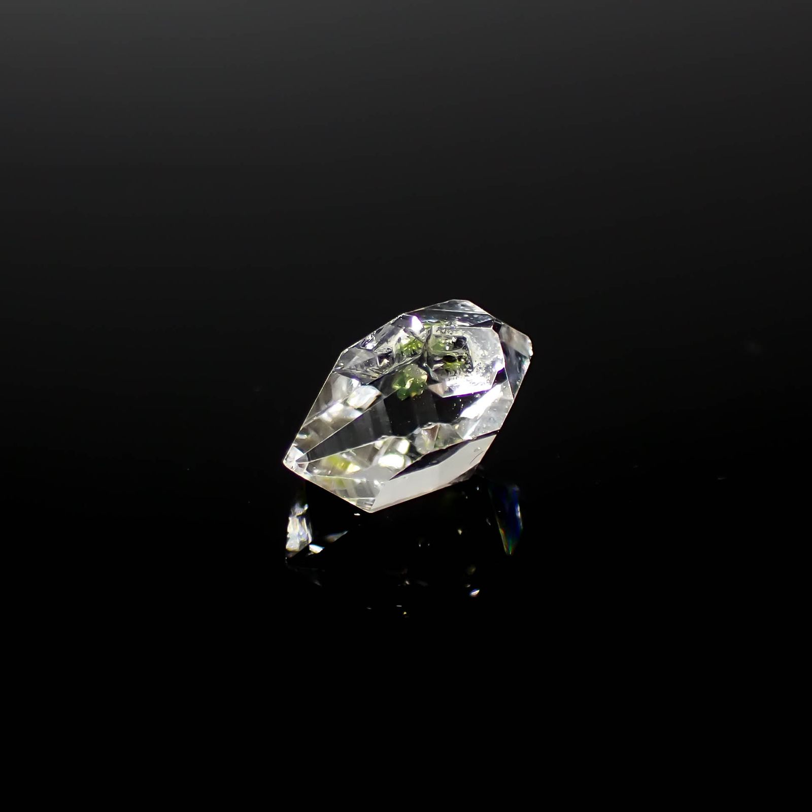 オイルインクォーツ原石 パキスタン産 1.65ct[240828672]9.5x6.3mm前後