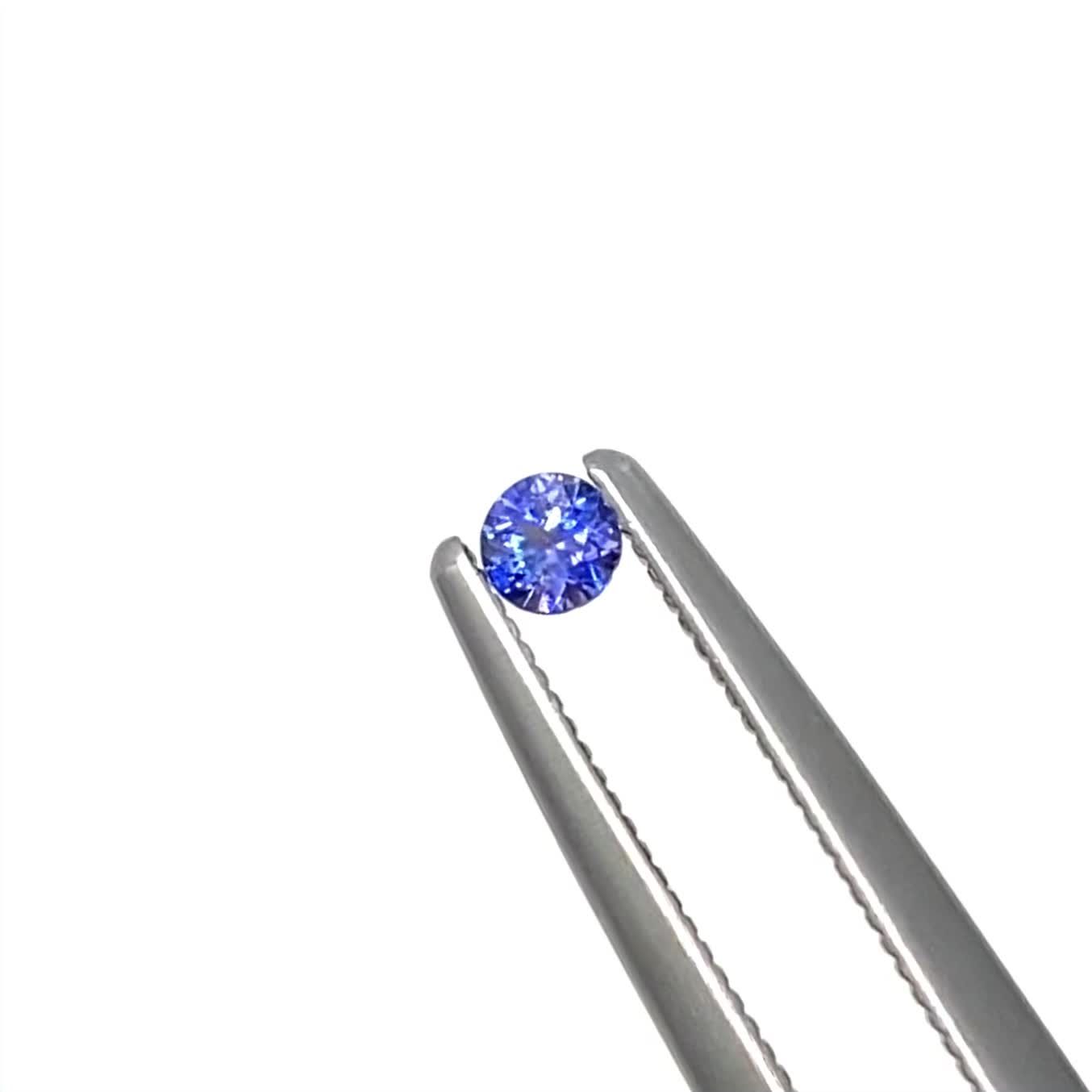 ベニトアイト アメリカ・カリフォルニア州産 0.063ct / 2.4x2.4mm前後