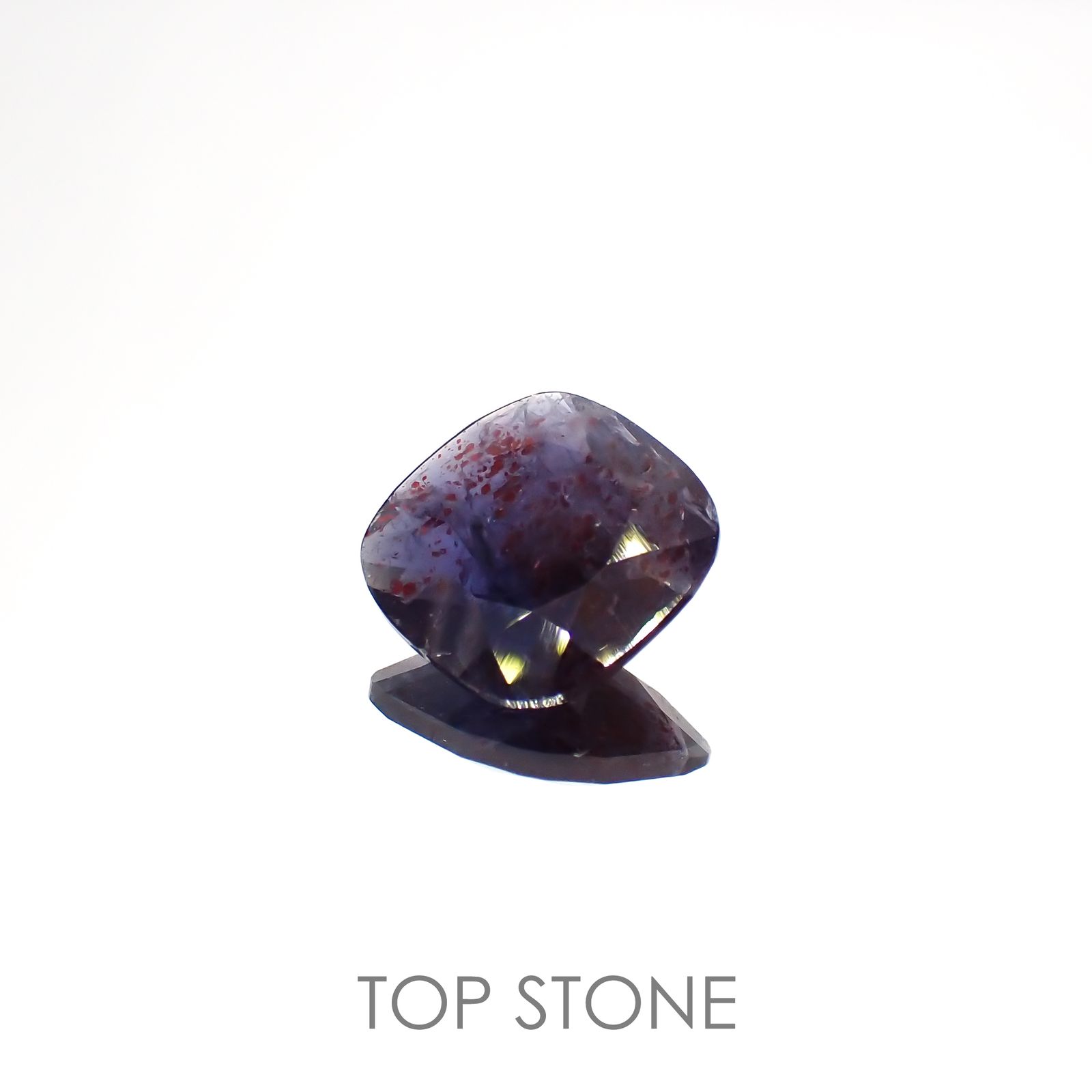 ブラッドショットアイオライト インド産 2.54ct[221219648]10.1x10.1mm前後
