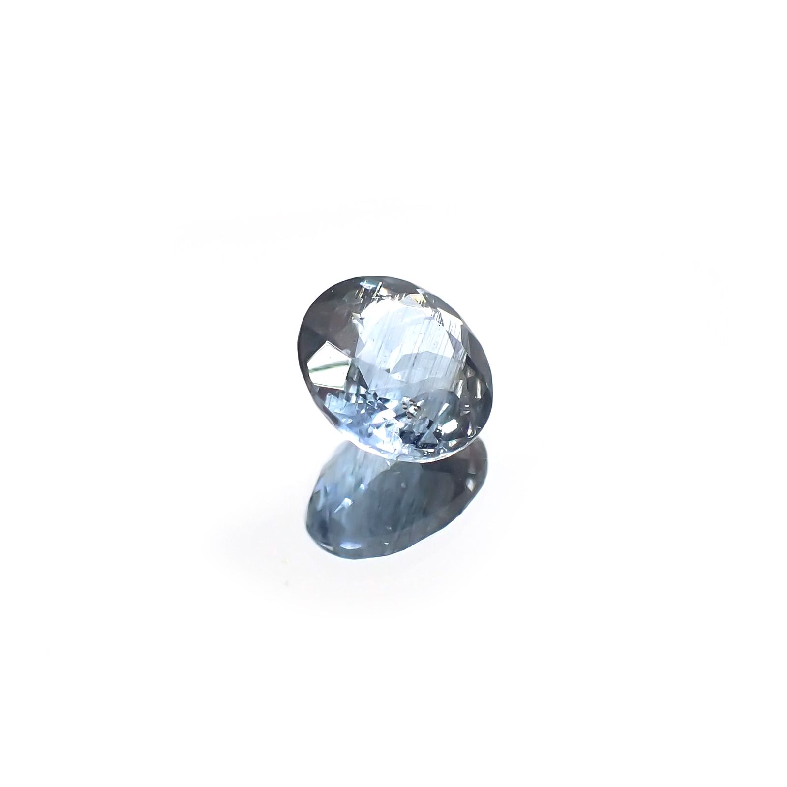 サンタマリアアクアマリン(宝石名アクアマリン) ブラジル産 0.697ct ソ付(彩珠)[210711894]5.9×5.9mm前後