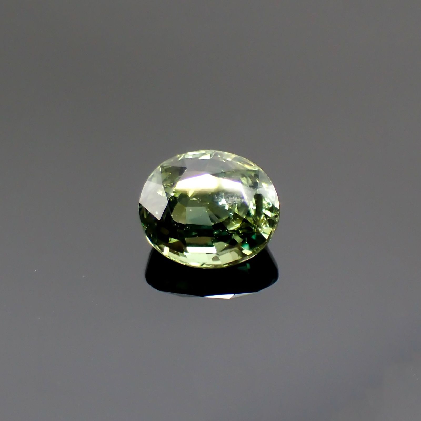 サファイア(宝石名サファイア) マダガスカル/スリランカ産 ソ付(彩珠) 1.518ct / 7x6mm前後 [260112481]