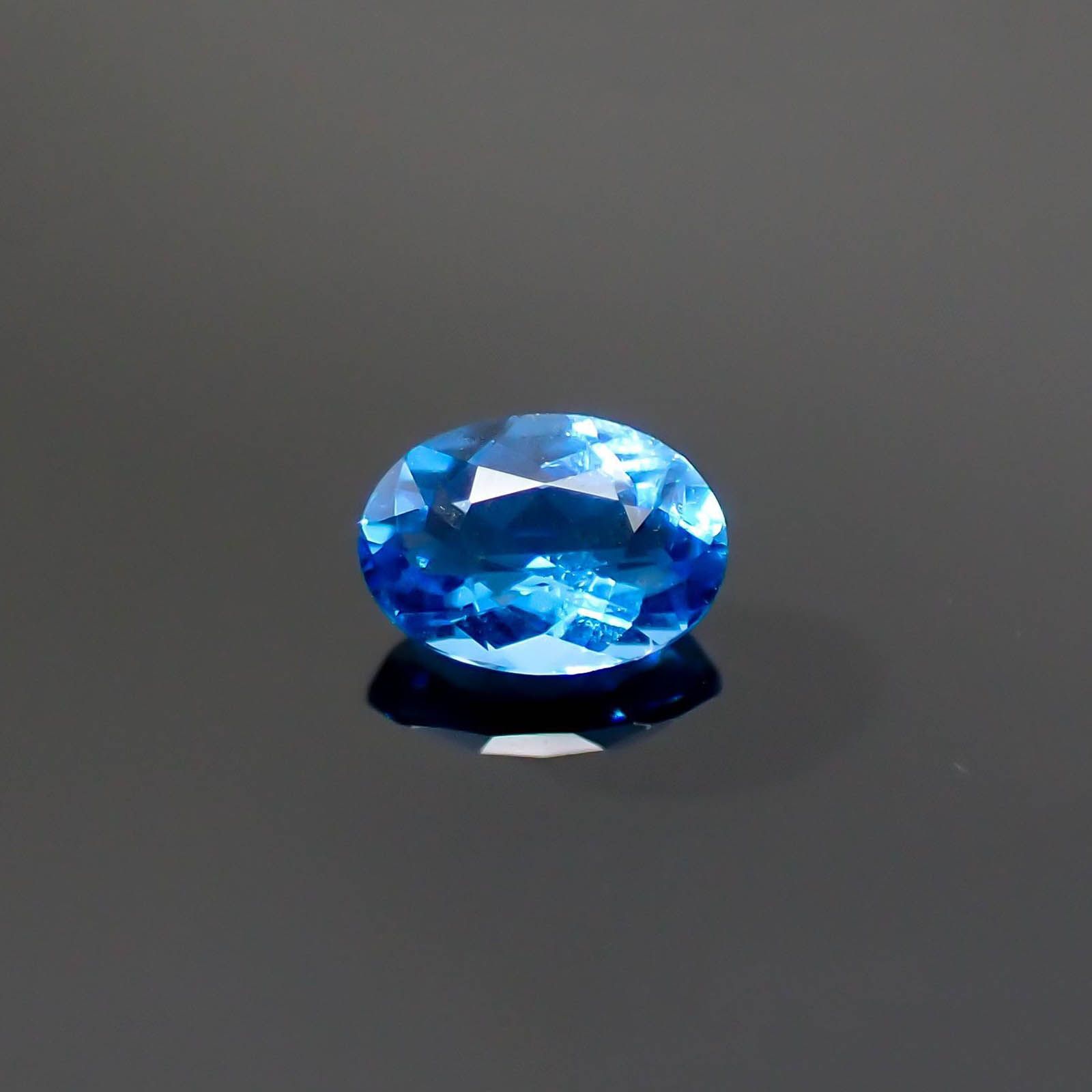 アウイナイト フルオレッセンス(宝石名アウイナイト)ドイツ産 0.12ct 識別済[250114542]3.9x2.8mm前後