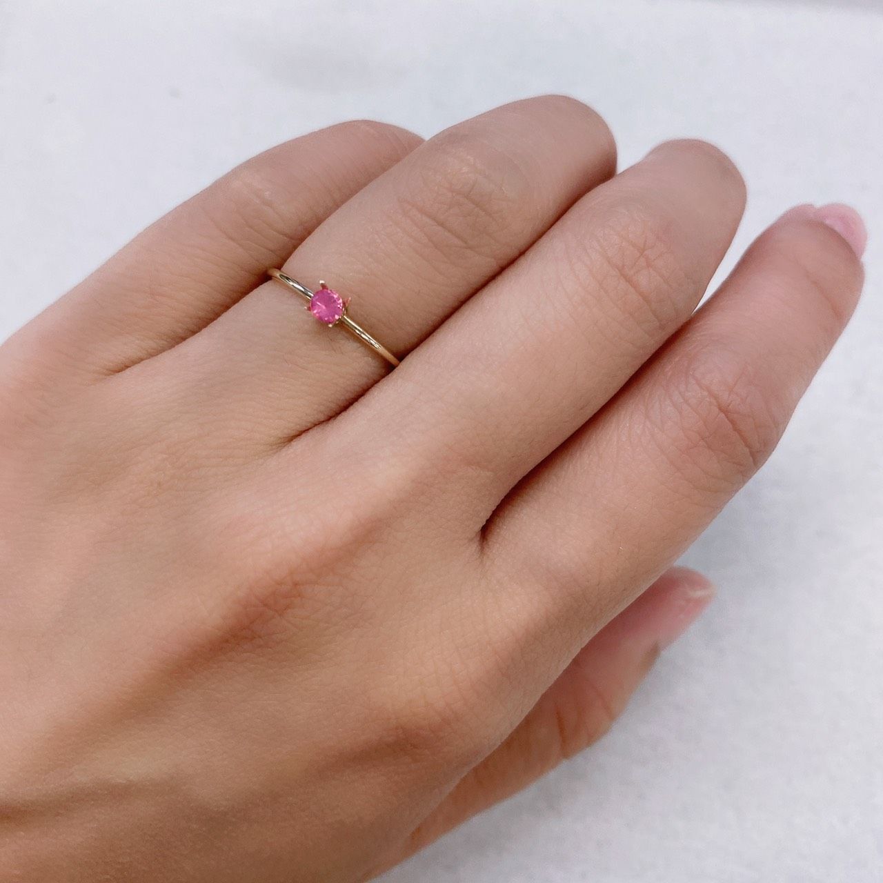 ホットピンクスピネル タンザニア産 ルース 0.14ct[210912591]3×3mm前後