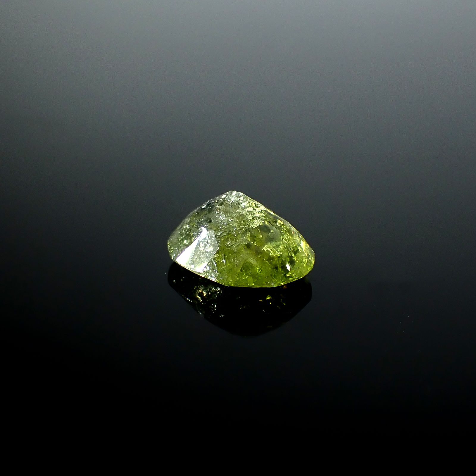 イリデッセンスクロムトルマリン(宝石名トルマリン)ケニア産 4.25ct 識別済[250931154]11.9x9.9mm前後