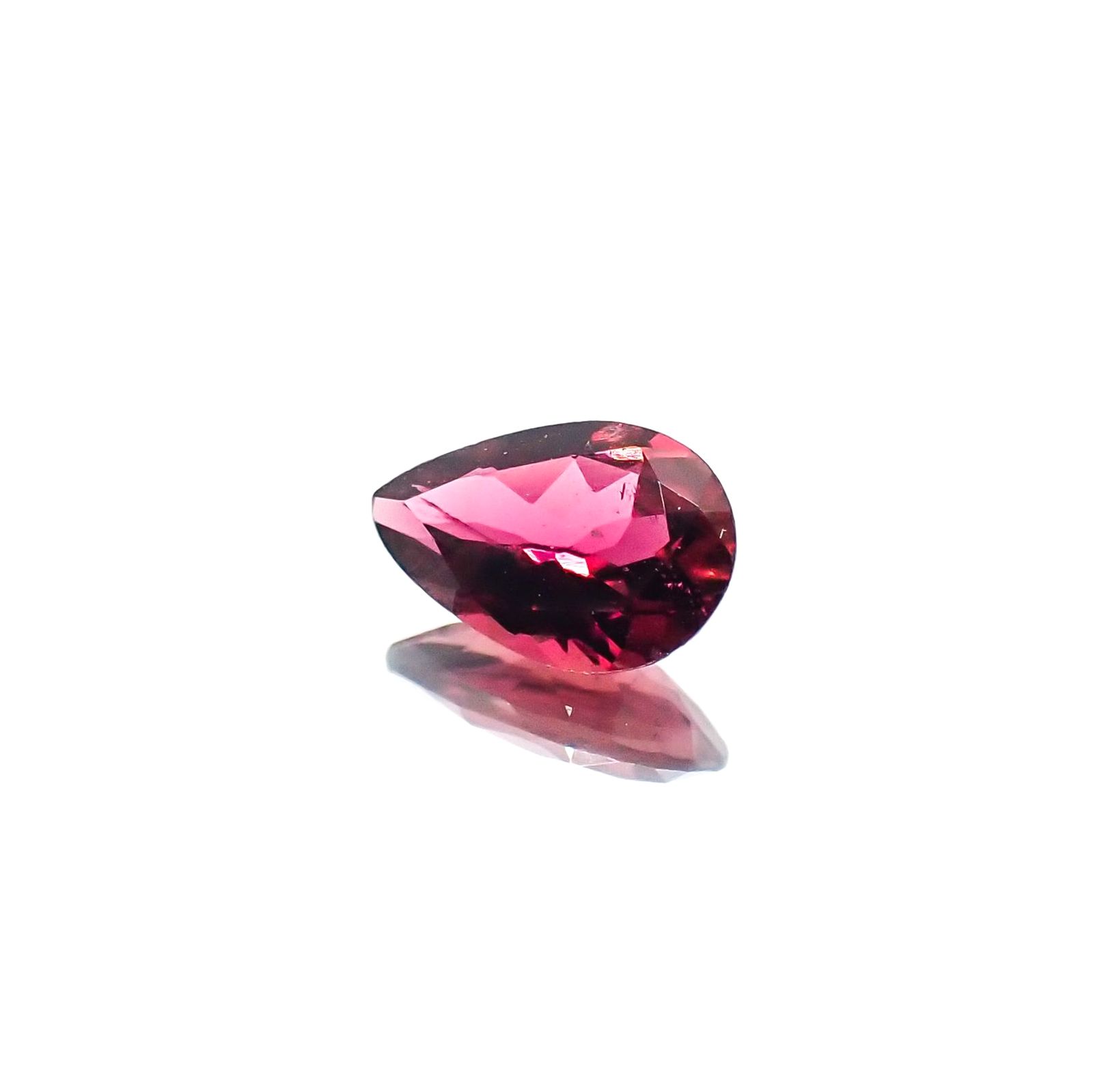 パープルトルマリン(宝石名パープル・トルマリン)ブラジル産 識別済 0.65ct / 7.7x5mm前後 [260323896]
