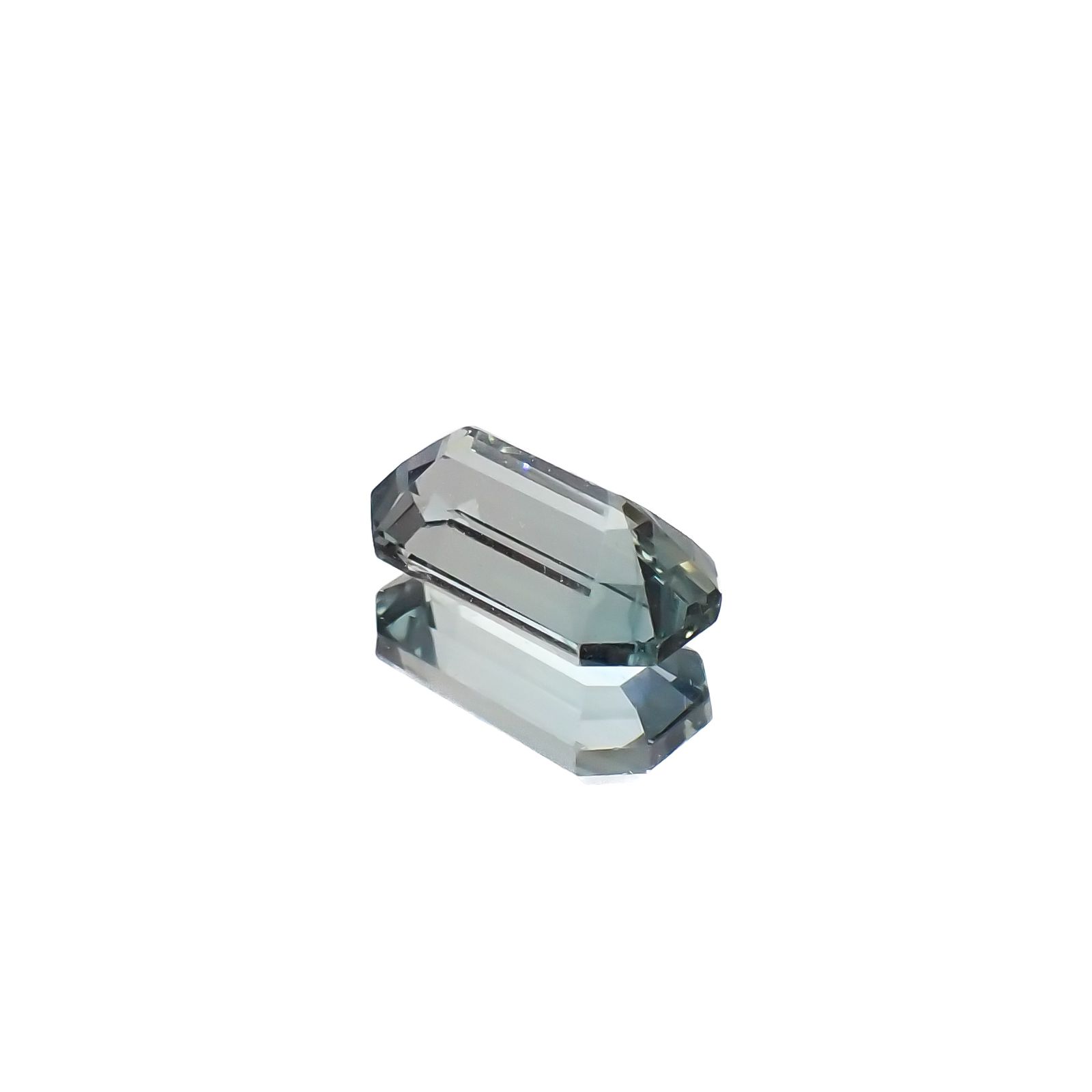 アパタイト フルオレッセンス ジンバブエ産 2.79ct[240527579]11.1x5.9mm前後