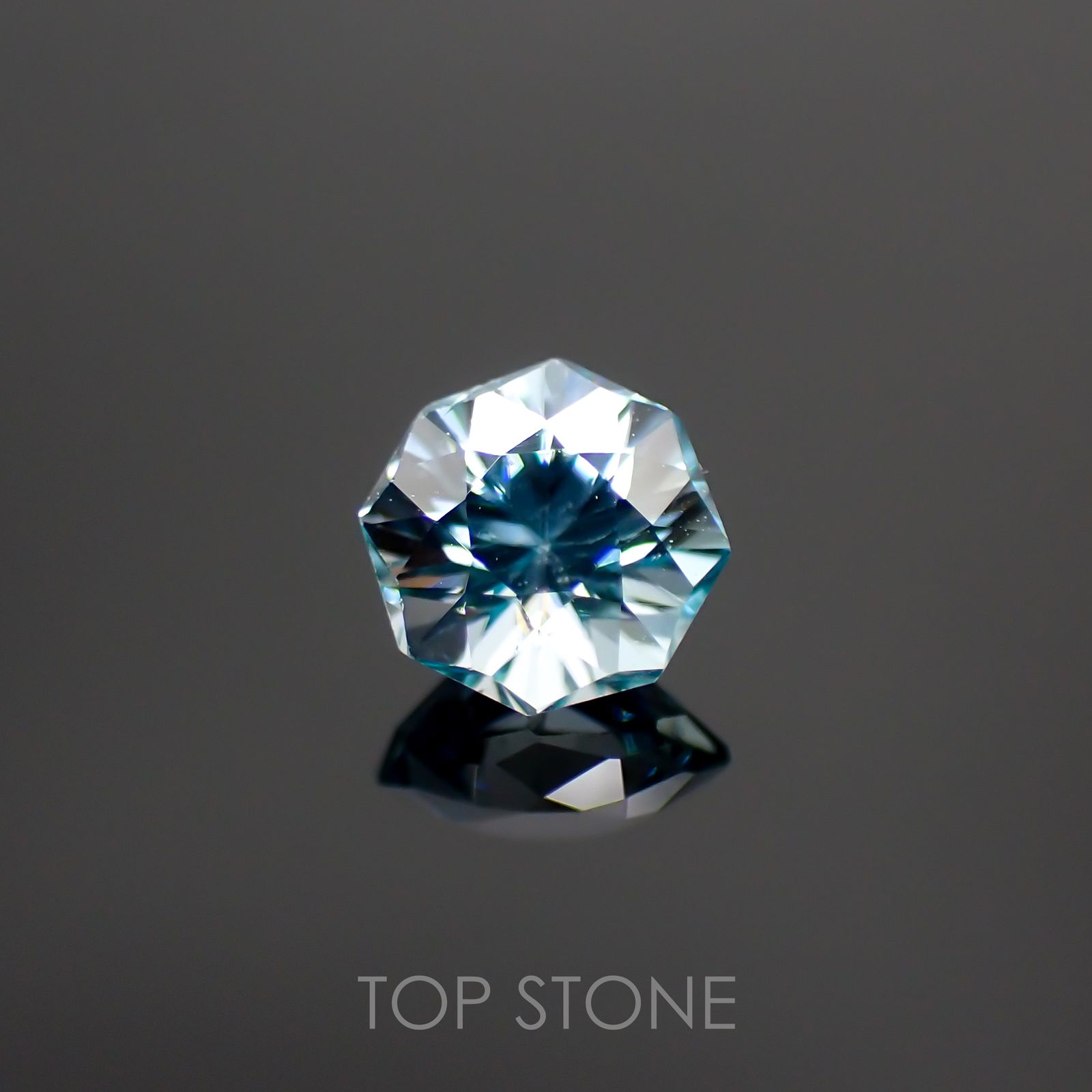 ◇オクタゴンカット◇ブルージルコン(宝石名ジルコン) カンボジア産 0.78ct 識別済[210913355]4.9×4.8mm前後