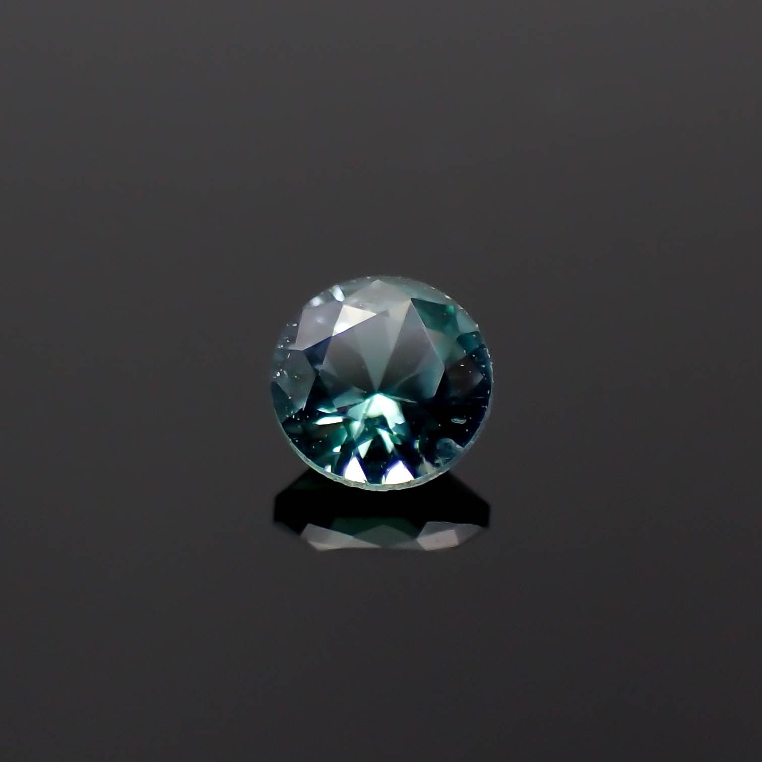 ブルーグリーンコーネルピン(宝石名ブルー グリーン・コーネルピン)タンザニア産 0.13ct 識別済[240527669]3x3mm前後