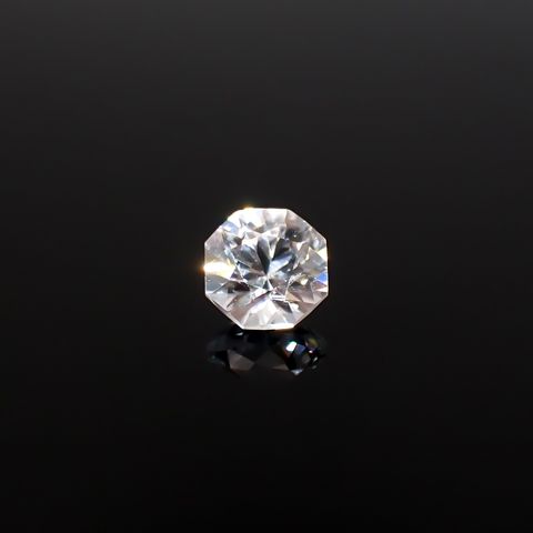 ◇オクタゴンカット◇カラーレスジルコン(宝石名ホワイト・ジルコン)スリランカ/カンボジア産 識別済 0.81ct / 4.9x4.8mm前後 [251231383]