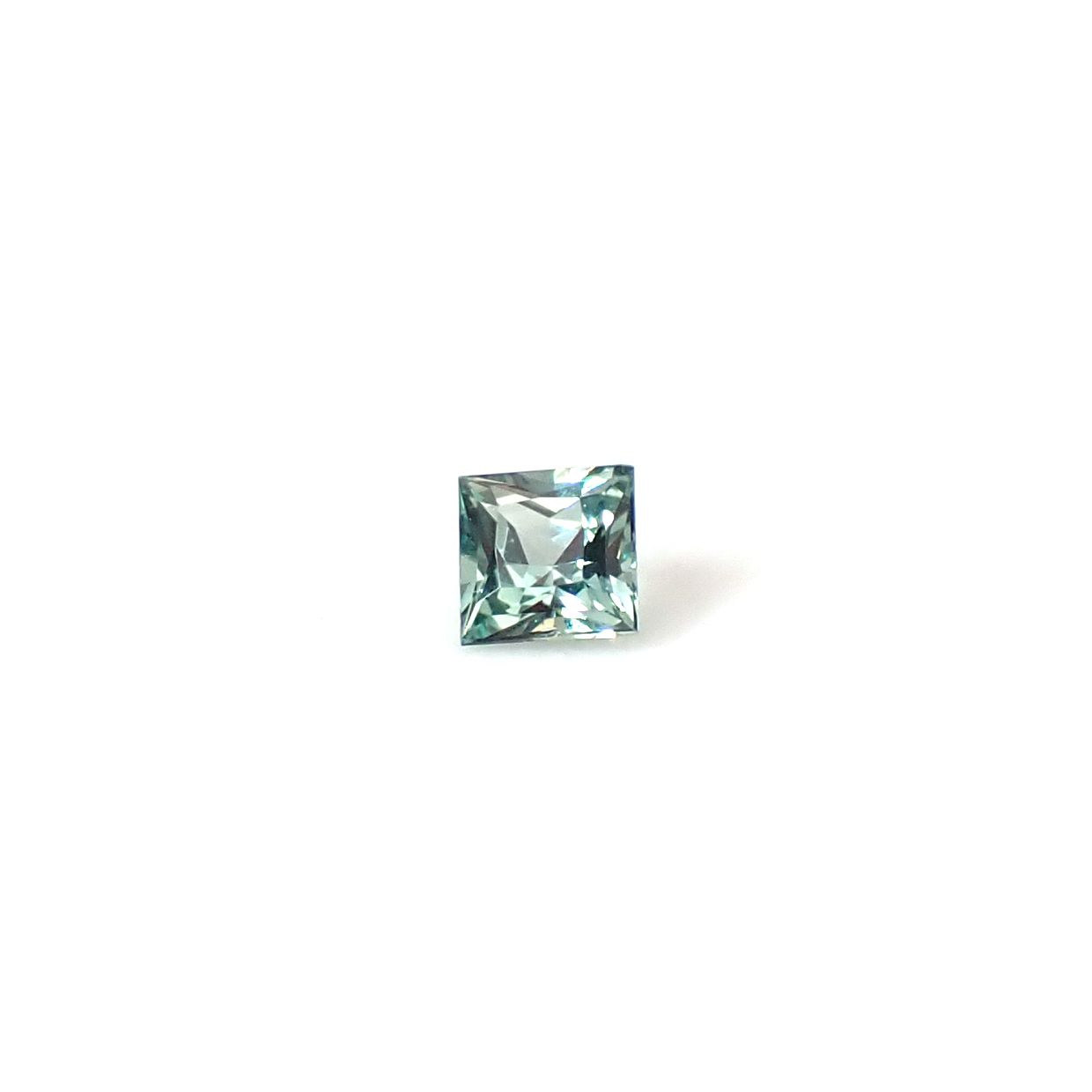 ◇プリンセスカット◇アレキサンドライト ブラジル産 EmeraldMains社製 0.084ct / 2.3x2.3mm前後 [260131575]