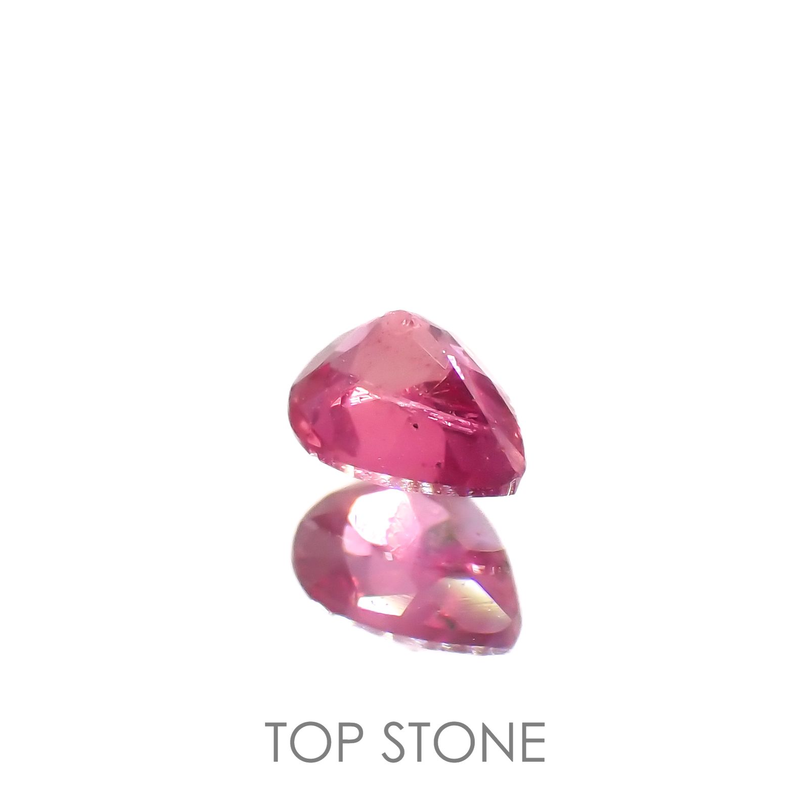 ピンクサファイア(宝石名サファイア)タンザニア・ウィンザー産 0.27ct 識別済[220616163]4.4x3.2mm前後