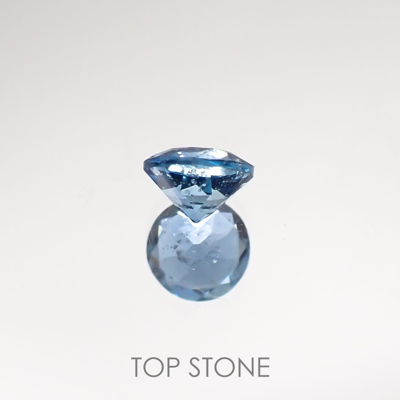 サンタマリア アクアマリン ブラジル産 ルース 0.23ct[210711419]3.9×3.9mm前後