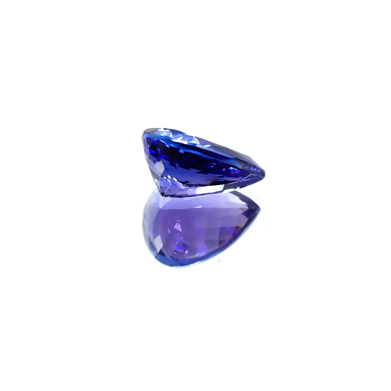 タンザナイト(宝石名タンザナイト) タンザニア産 ソ付(彩珠) 4.384ct / 12.1x9mm前後 [210310317]