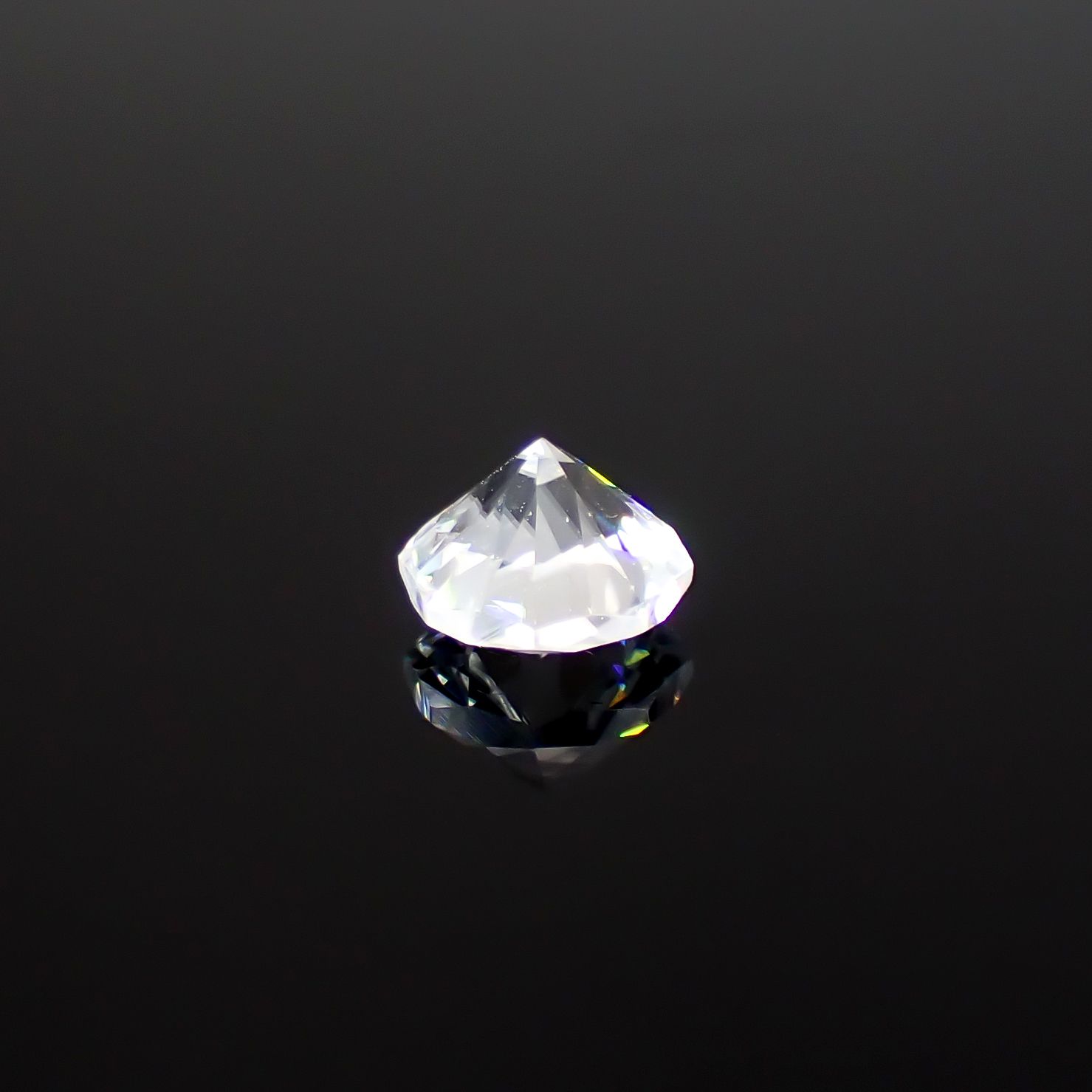 ◇オクタゴンカット◇カラーレスジルコン(宝石名ホワイト・ジルコン)スリランカ/カンボジア産 識別済 0.89ct / 5.1x5mm前後 [251231384]