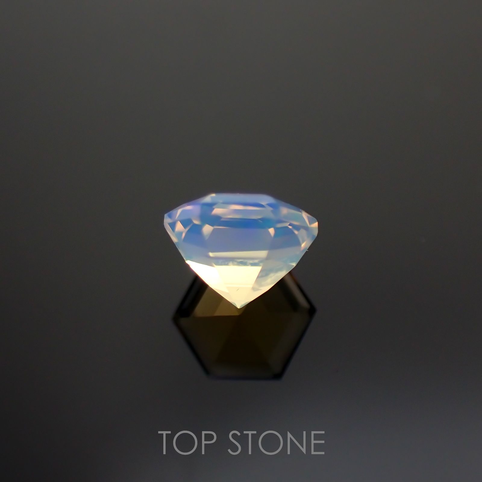 ◇ヘキサゴンカット◇エチオピアオパール エチオピア産 0.27ct[221018438]4.4x4.3mm前後