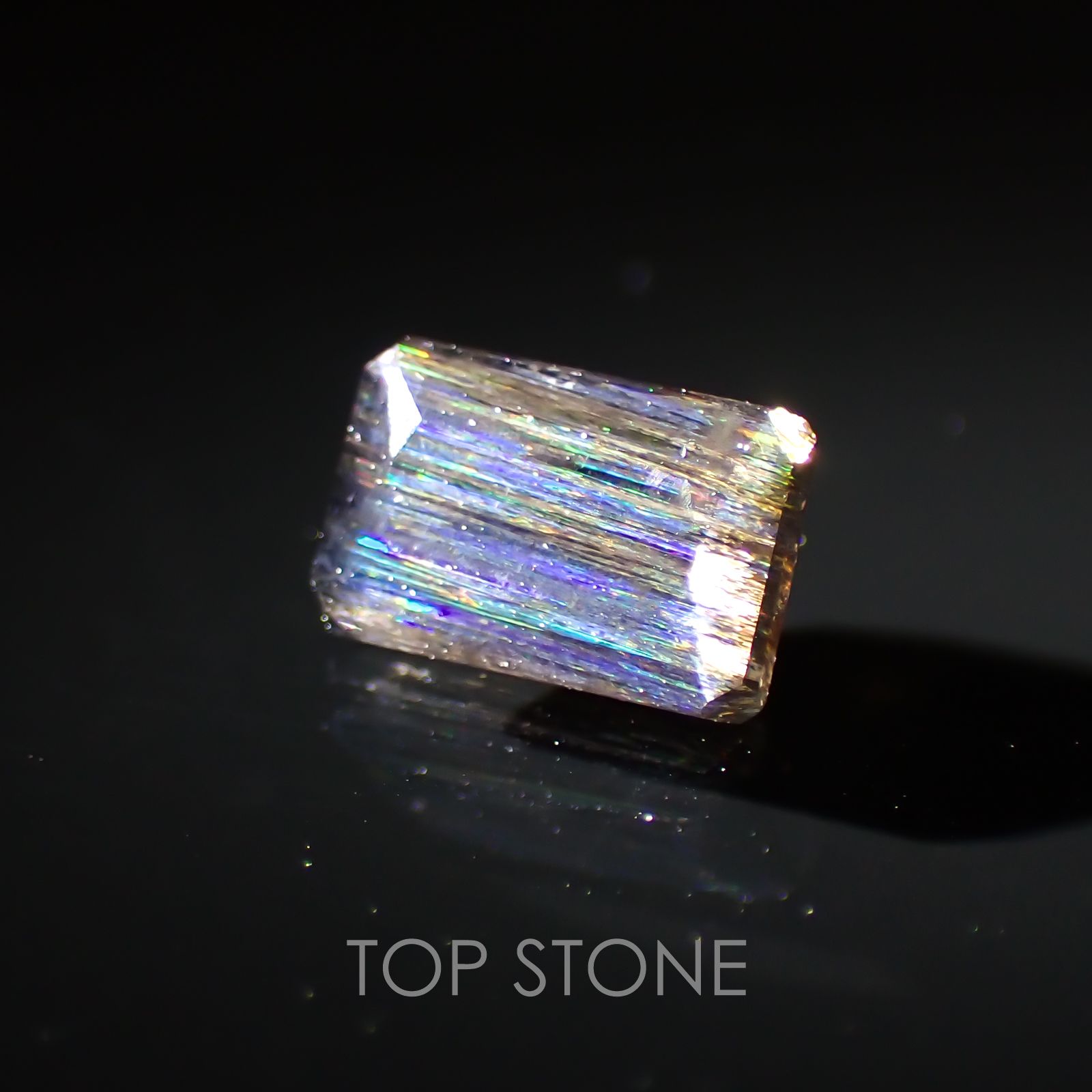 レインボースキャポライト ブラジル産 ルース 1.43ct[21019469]7.9×5.1mm前後