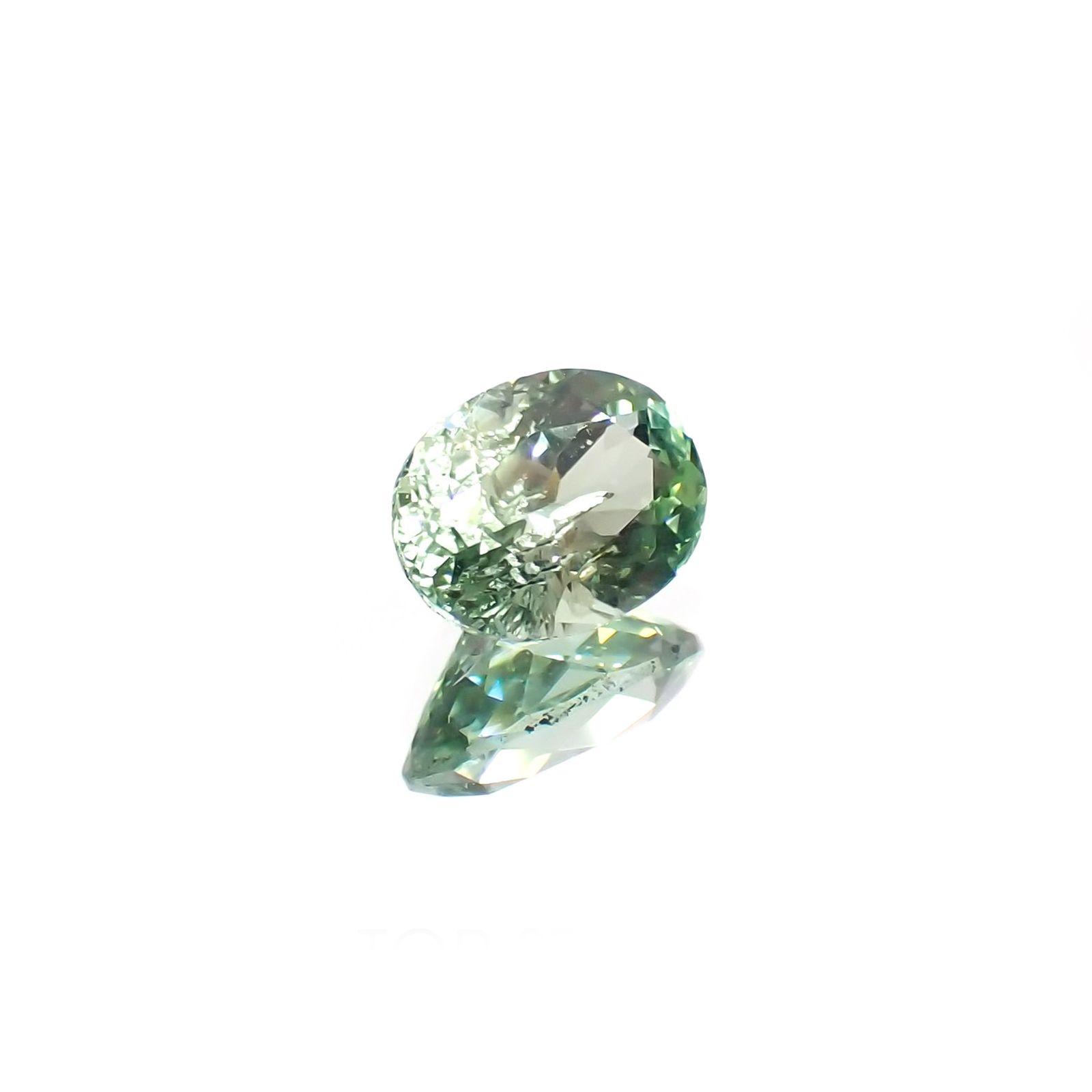 バナジウムコーネルピン(宝石名コーネルピン)タンザニア・タンガ州産 識別済 0.63ct / 6.4x4.7mm前後 [220716760]