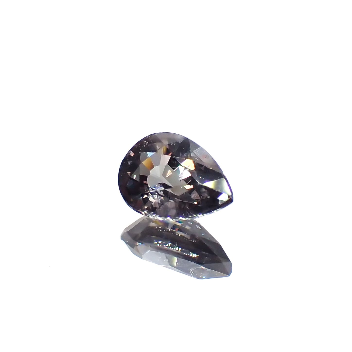ベキリーブルーガーネット（カラーチェンジガーネット アレキタイプ）(宝石名ガーネット)マダガスカル・ベキリー産 0.85ct 識別済[231224535]6.9x4.8mm前後