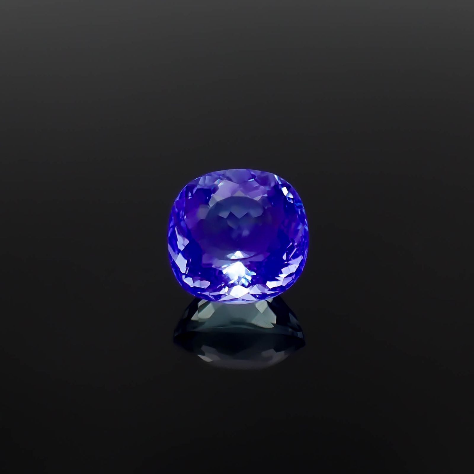 フローライト フルオレッセンス ジンバブエ産 2.25ct [250630511]7.6x7.6mm前後