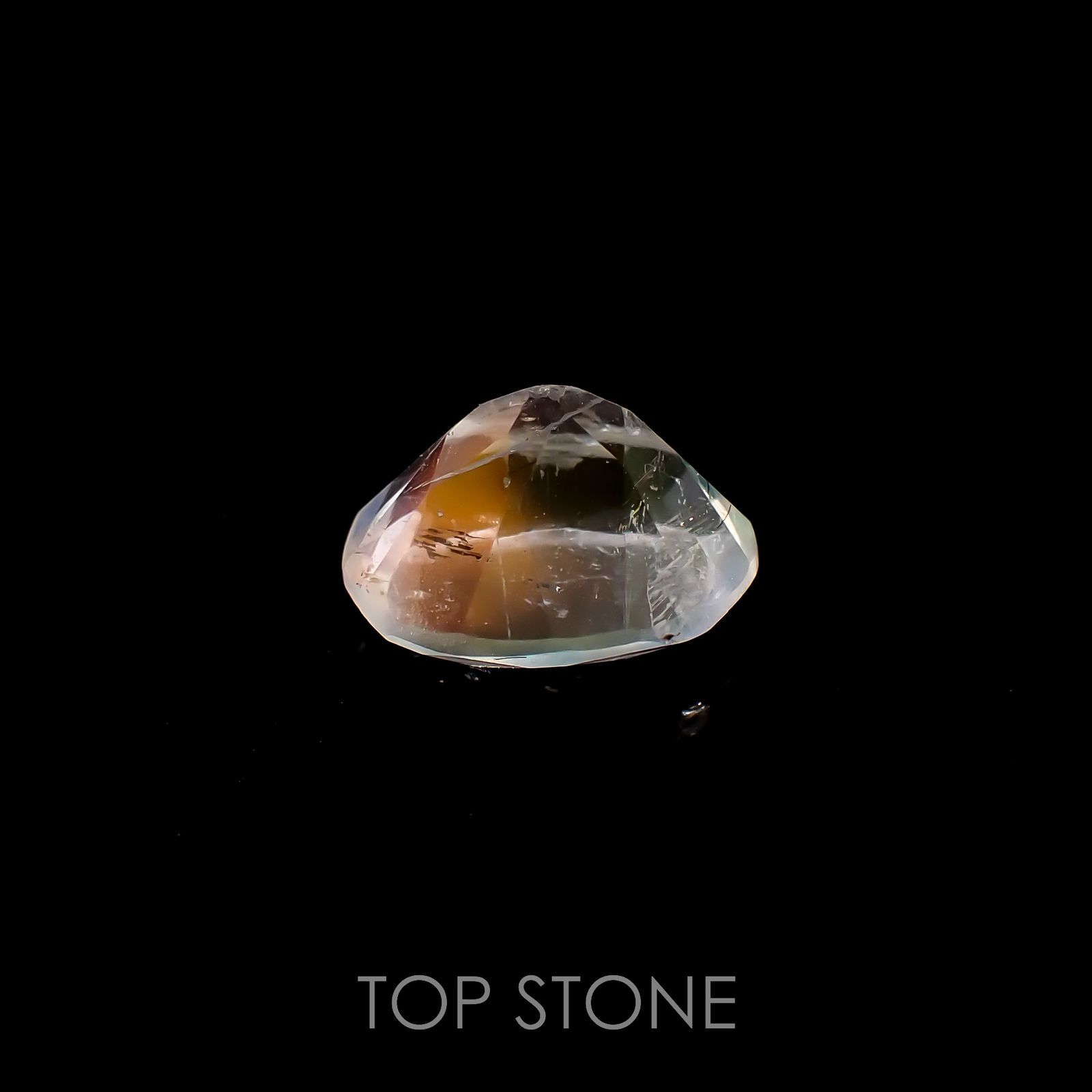 レインボームーンストーン(宝石名ラブラドライト)タンザニア産 1.14ct 識別済[220817475]7.6x6mm前後