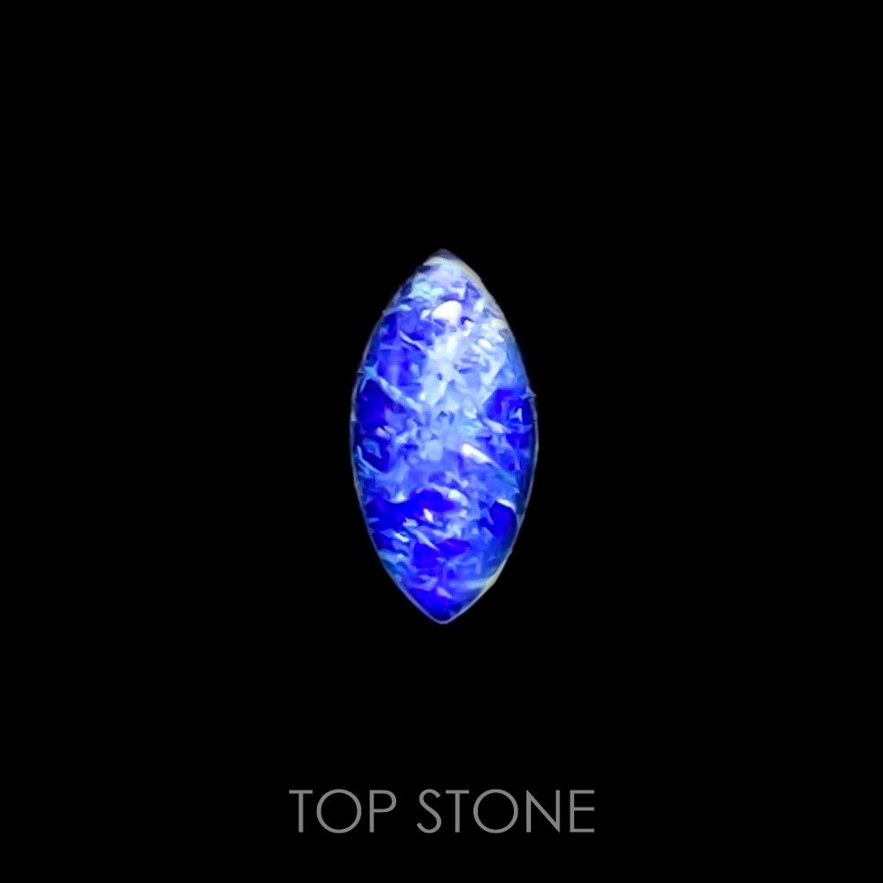 フローライト フルオレッセンス(宝石名フルオライト)イギリス・ロジャリー鉱山産 0.66ct 識別済[211113772]7.8x3.8mm前後