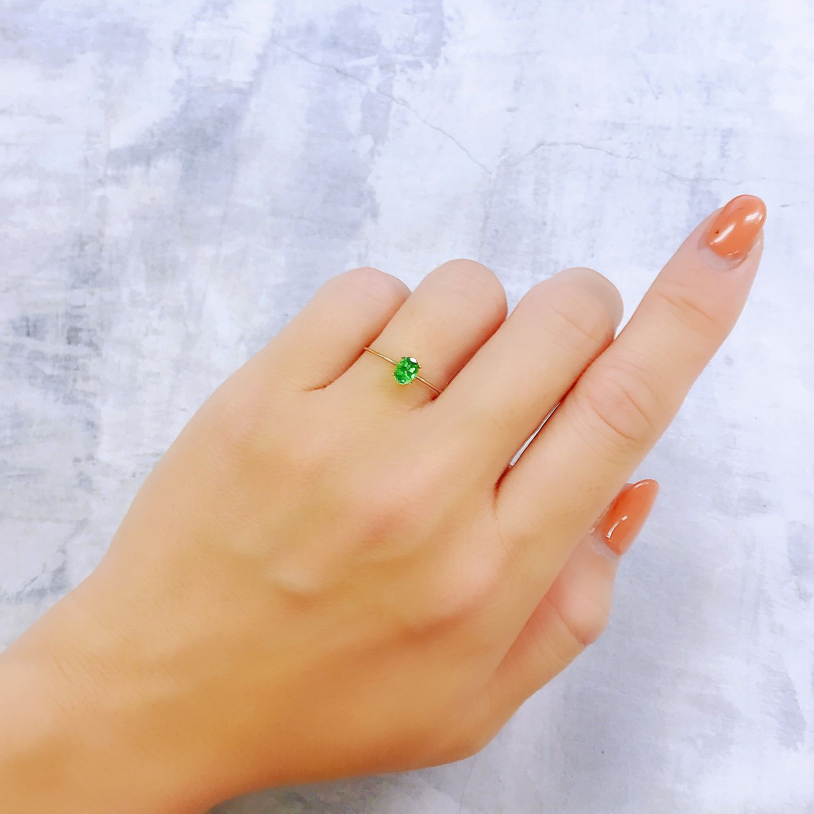 ツァボライト(宝石名ガーネット)タンザニア産 0.37ct 識別済[251018723]5.1x3.9mm前後