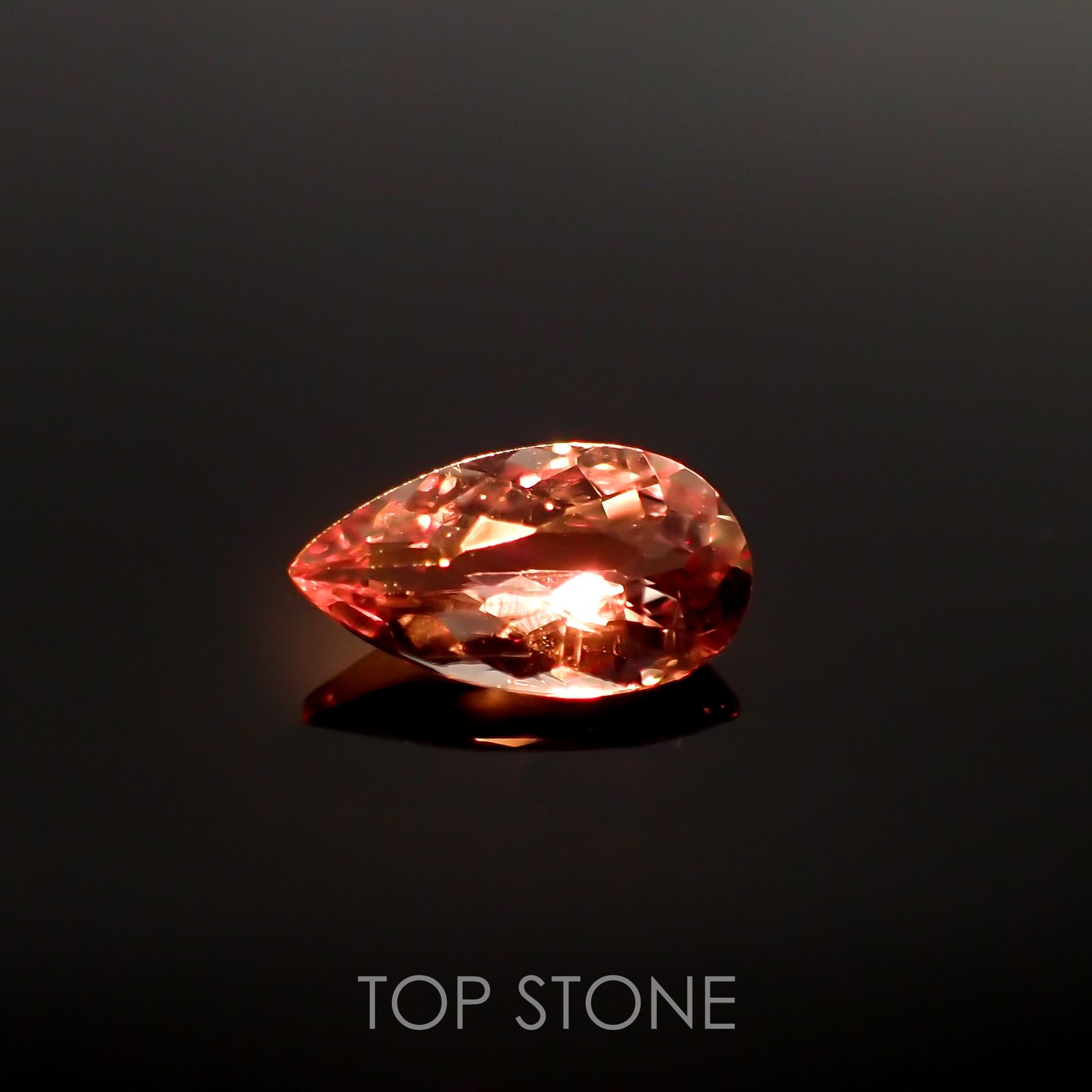 ダイアスポア カラーチェンジ(宝石名ダイアスポア) トルコ産 0.87ct 識別済[210912419]8.7×5.1mm前後