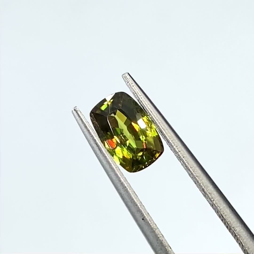 クロムスフェーン パキスタン産 0.82カラット 