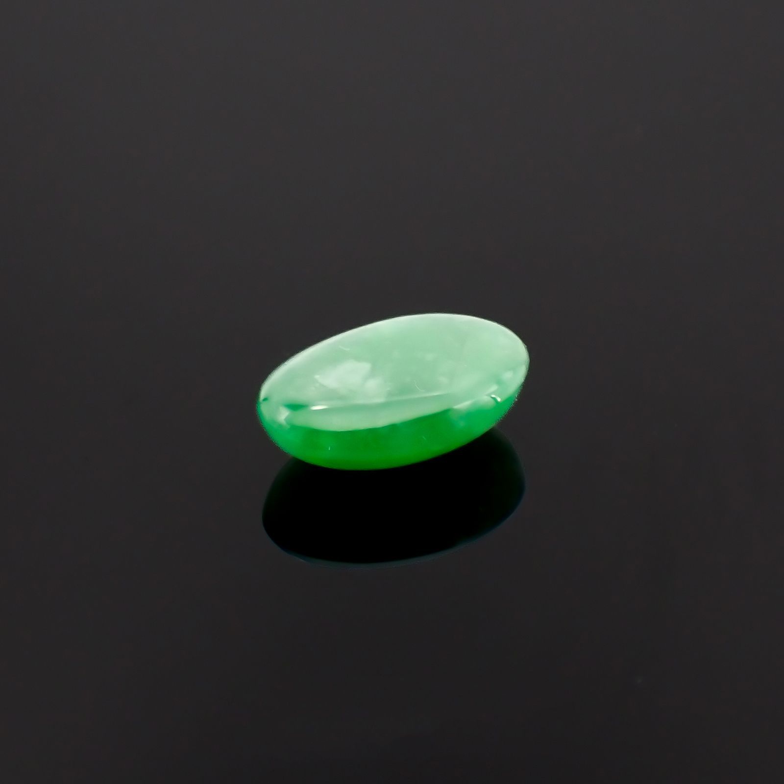 翡翠(宝石名ジェダイト(翡翠))ビルマ産 1.748ct ソ付(彩珠)[230119868]9.2x6.1mm前後