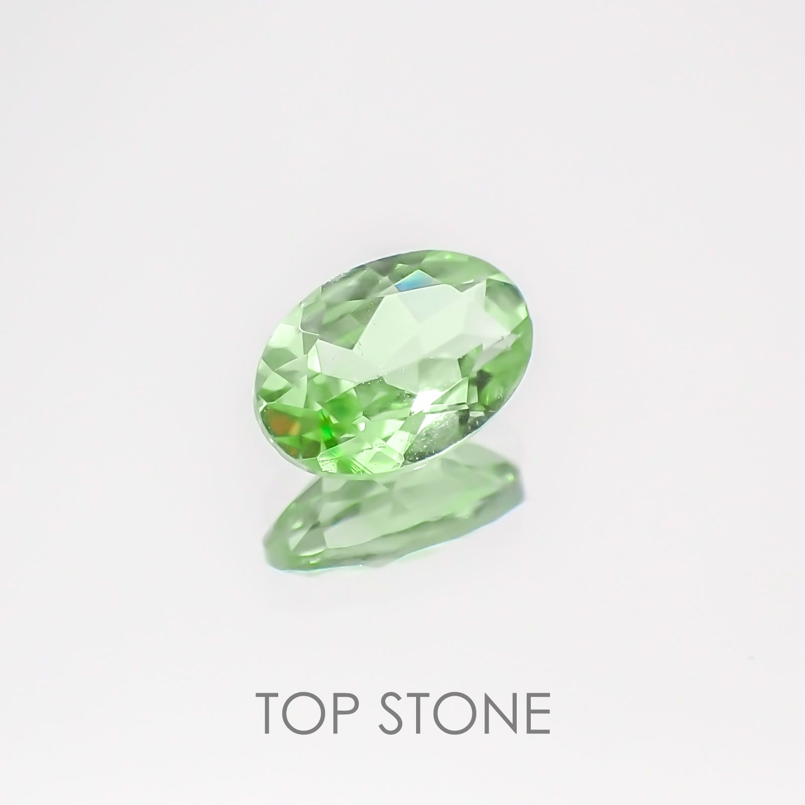 ミントガーネット(宝石名グリーン グロッシュラー・ガーネット) タンザニア・メレラニ鉱山産 0.53ct 識別済[20127917]6.2×4.1mm前後
