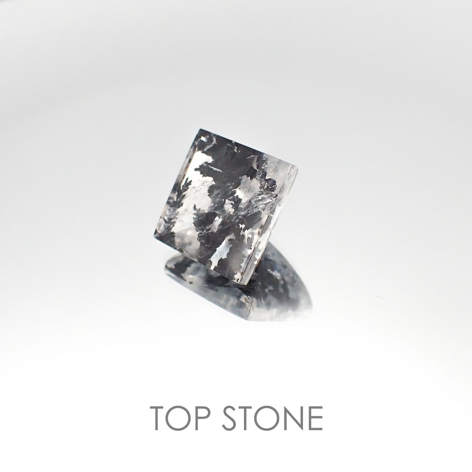 デンドリチッククォーツ ブラジル産 ルース 8.18ct[20084942]12.1×12.1mm前後