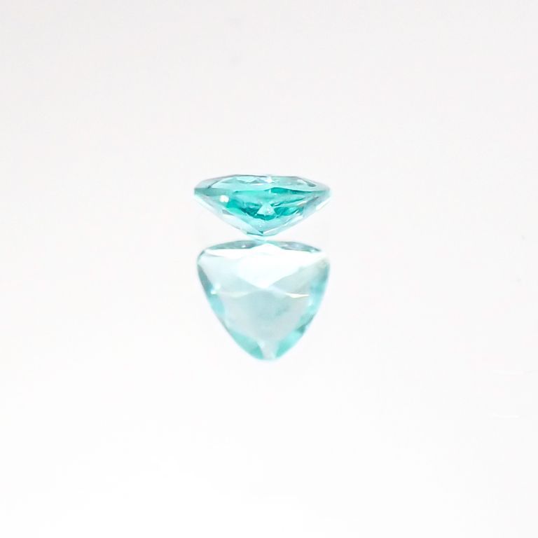 パライバトルマリン(宝石名トルマリン/別名パライバ・トルマリン) ブラジル・パライバ州バターリャ鉱山産 0.054ct 識別済[20106452]2.8×2.6mm前後