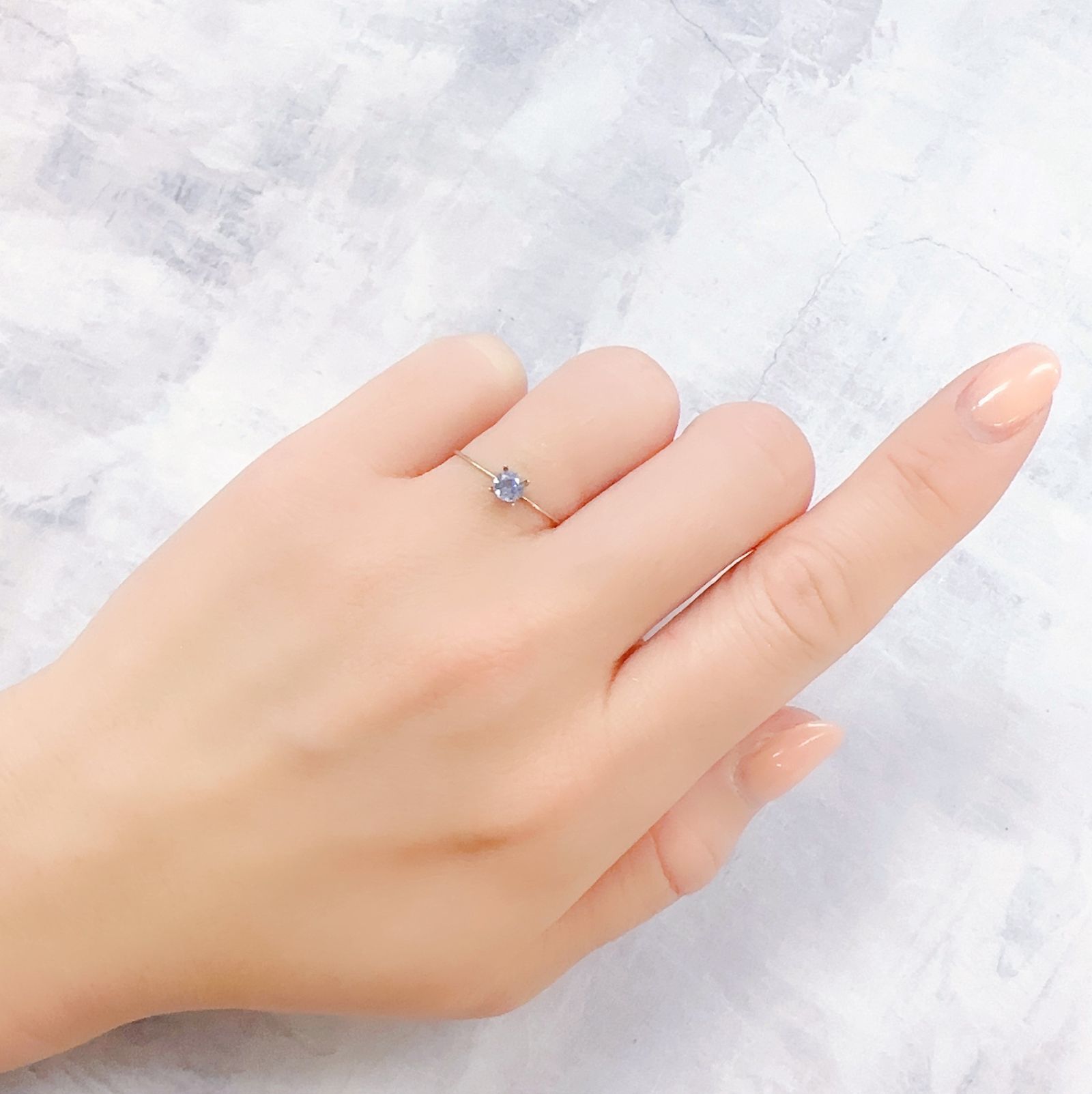アイスブルーサファイア(宝石名サファイア)スリランカ/マダガスカル産 0.34ct 識別済[230119941]3.9x3.8mm前後
