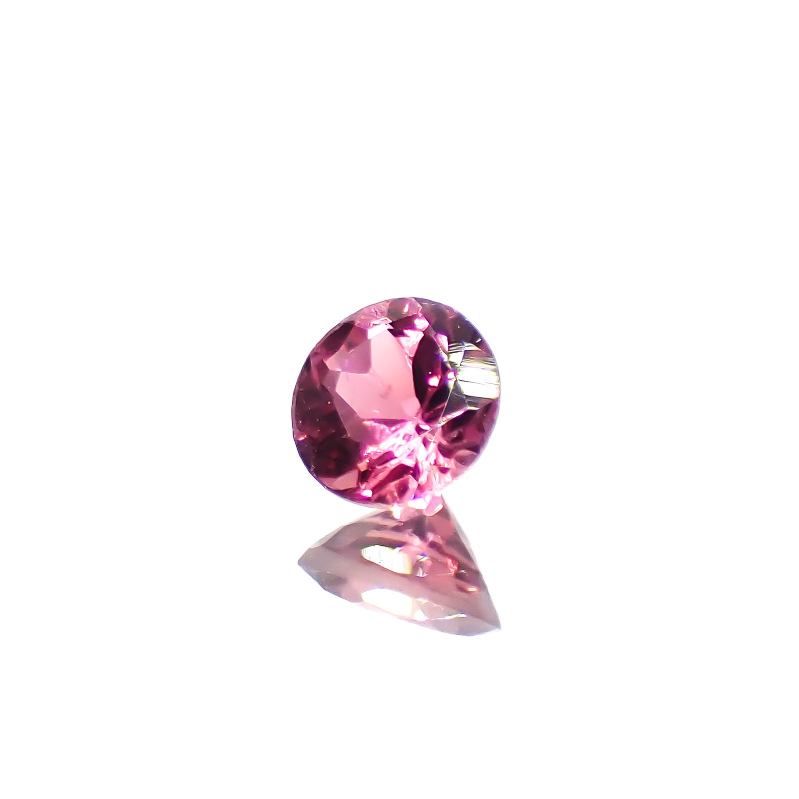 ルベライト ブラジル産 0.22ct[240628075]4x4mm前後