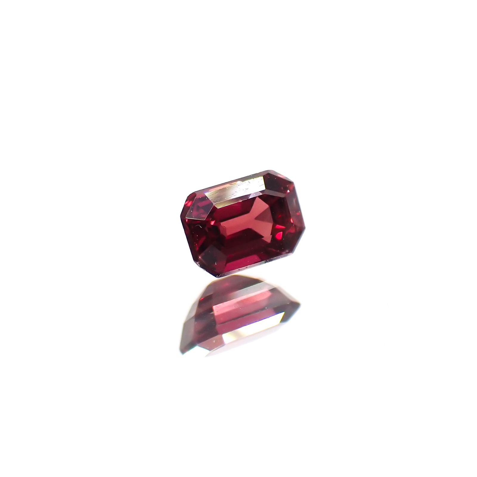 ルビー(宝石名ルビー)タンザニア産 0.33ct 識別済[220115042]4.4x3mm前後