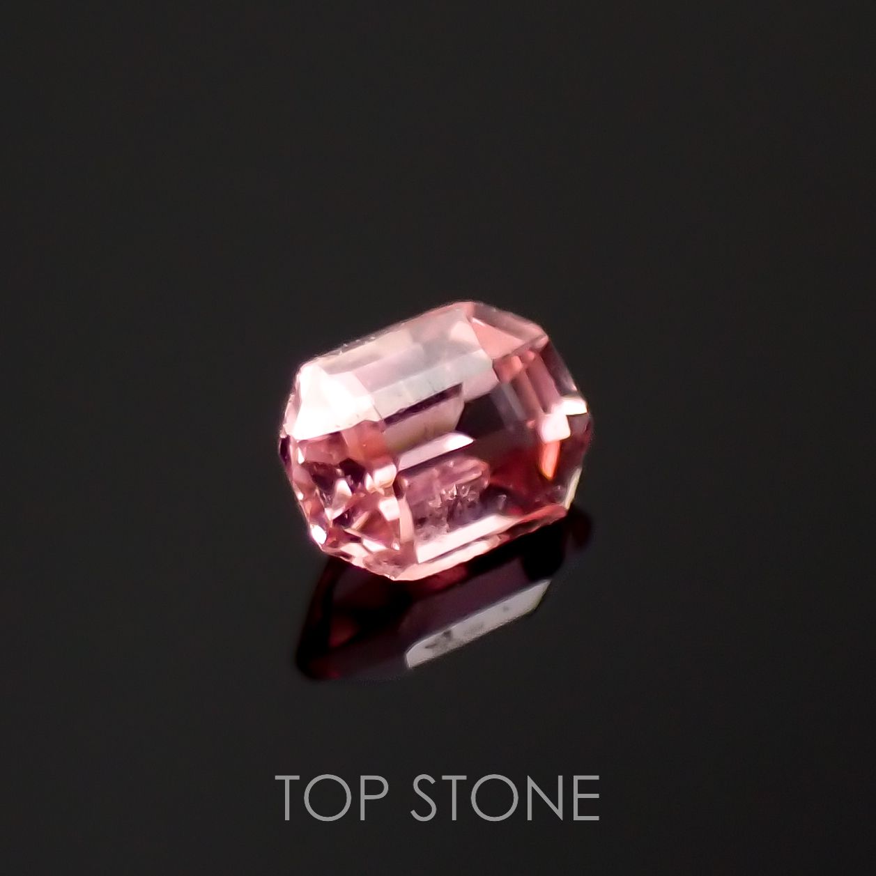 ヴェイリネナイト(宝石名ベイリネナイト)パキスタン産 0.037ct 識別済[221219284]2.1x1.6mm前後