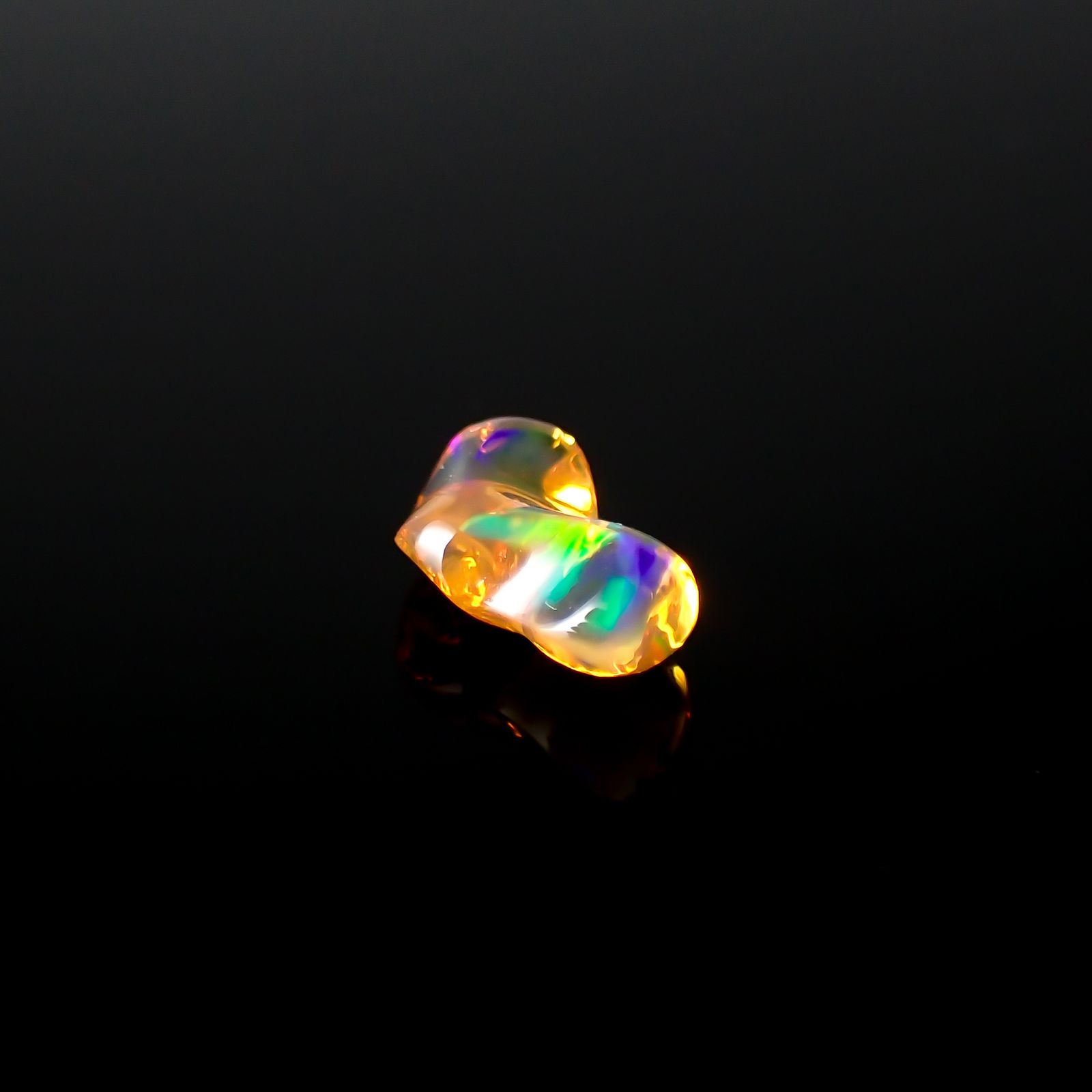 ファイヤーオパール 原石 メキシコ産 0.82ct[240125267]8.9x5.3mm前後