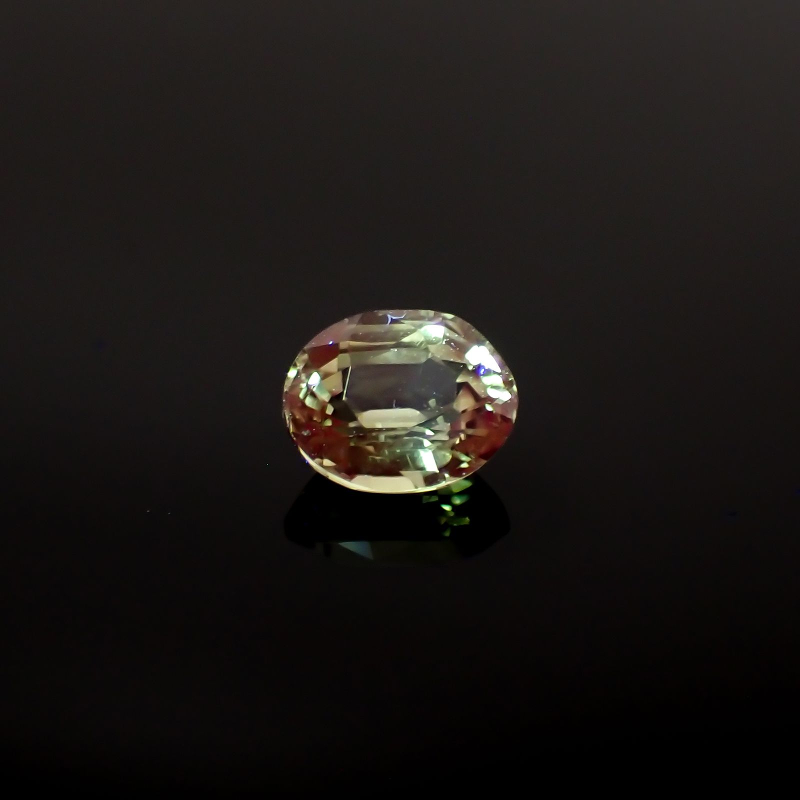 バナジウムクリソベリル(宝石名クリソベリル)マダガスカル産 0.486ct ソ付(日独)[240527635]5x4.06mm前後