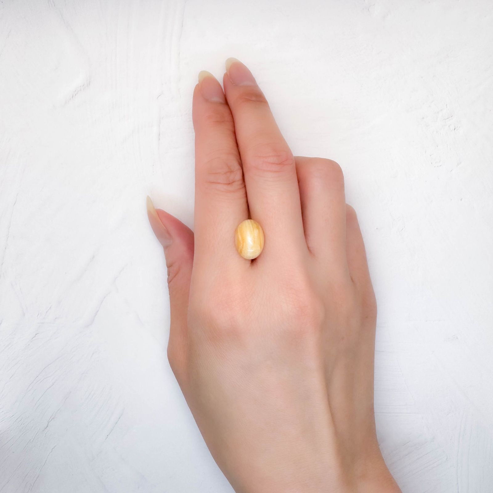 北海道オパール 北海道河東郡鹿追町然別産 5.29ct / 12.9x9.4mm前後 [250830954]