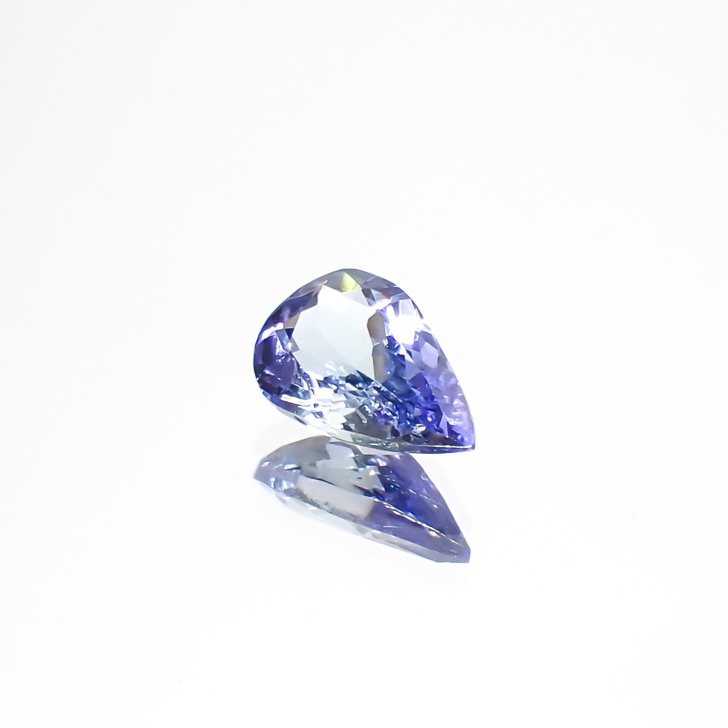 バイカラータンザナイト(宝石名タンザナイト)タンザニア産 0.79ct 識別済[231224644]7.9x5mm前後