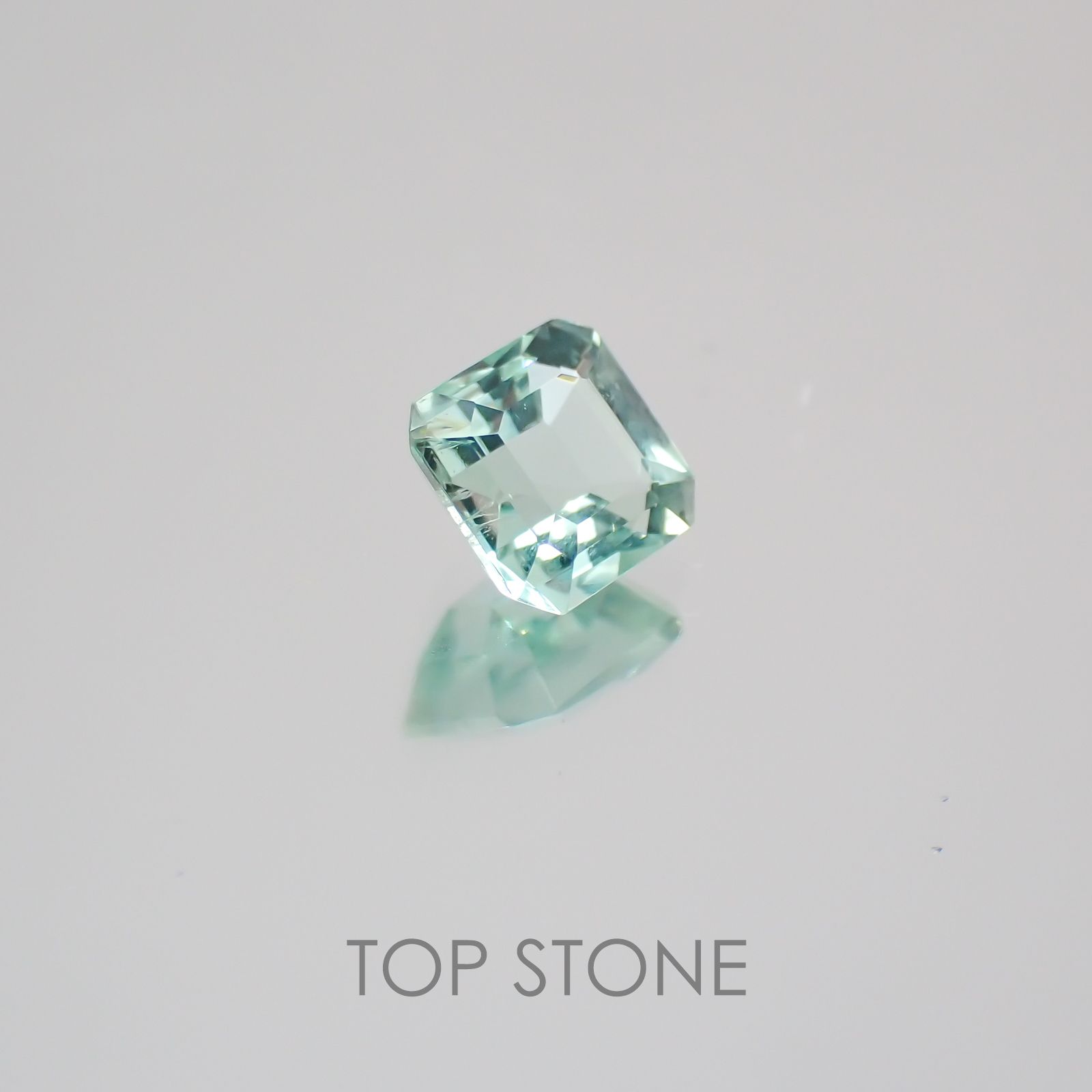 ミントベリル(グリーンベリル) ブラジル産 ルース 0.37ct[21029818]4.3×4.3mm前後