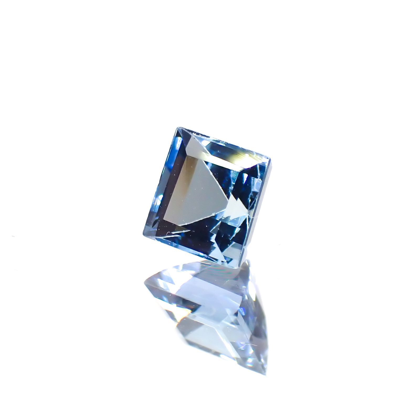 サンタマリアアクアマリン ブラジル産 0.39ct[220114049]4x4mm前後