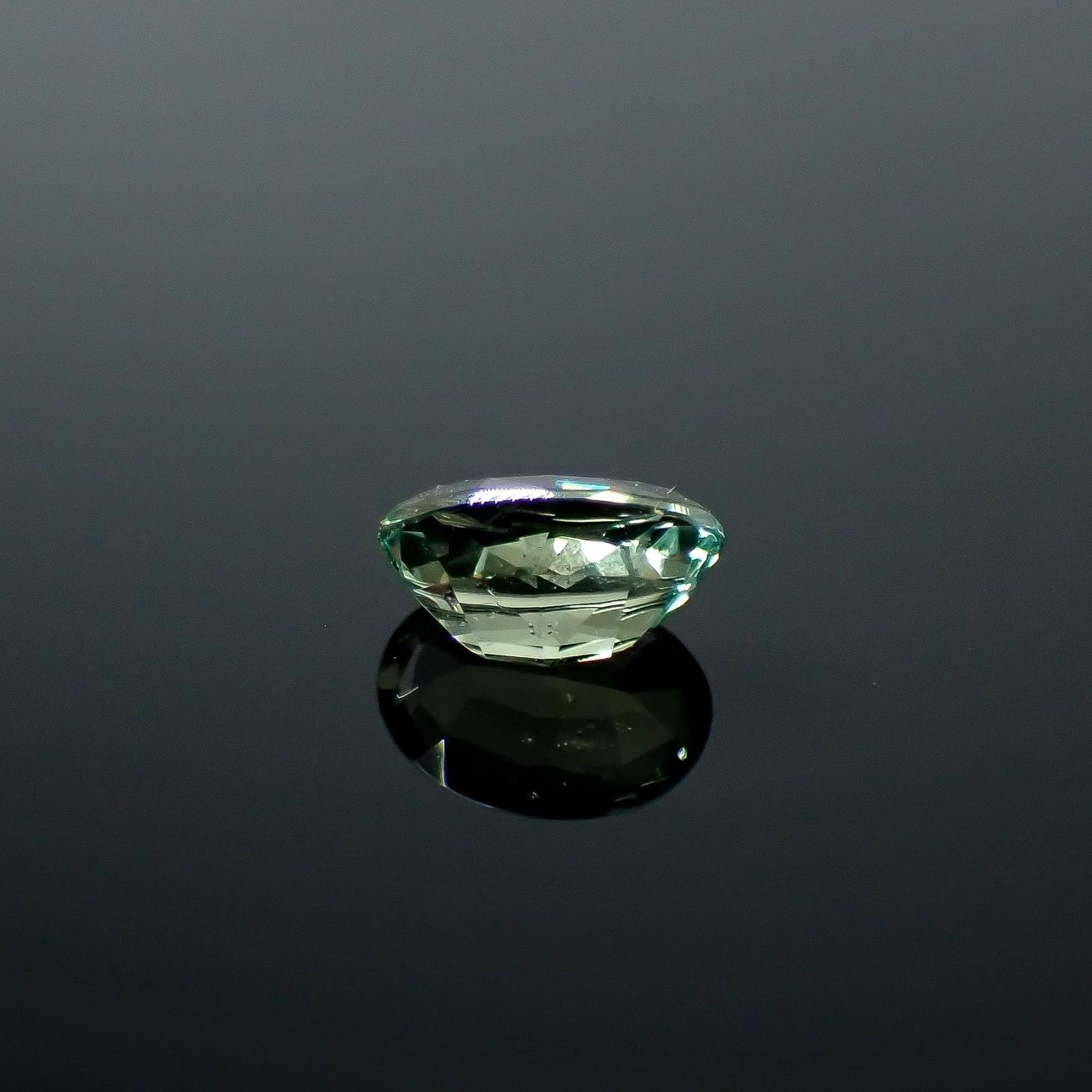 アレキサンドライト(宝石名アレキサンドライト)ブラジル産 GIA鑑付 0.63ct / 6.08x4.24mm前後 [251031288]